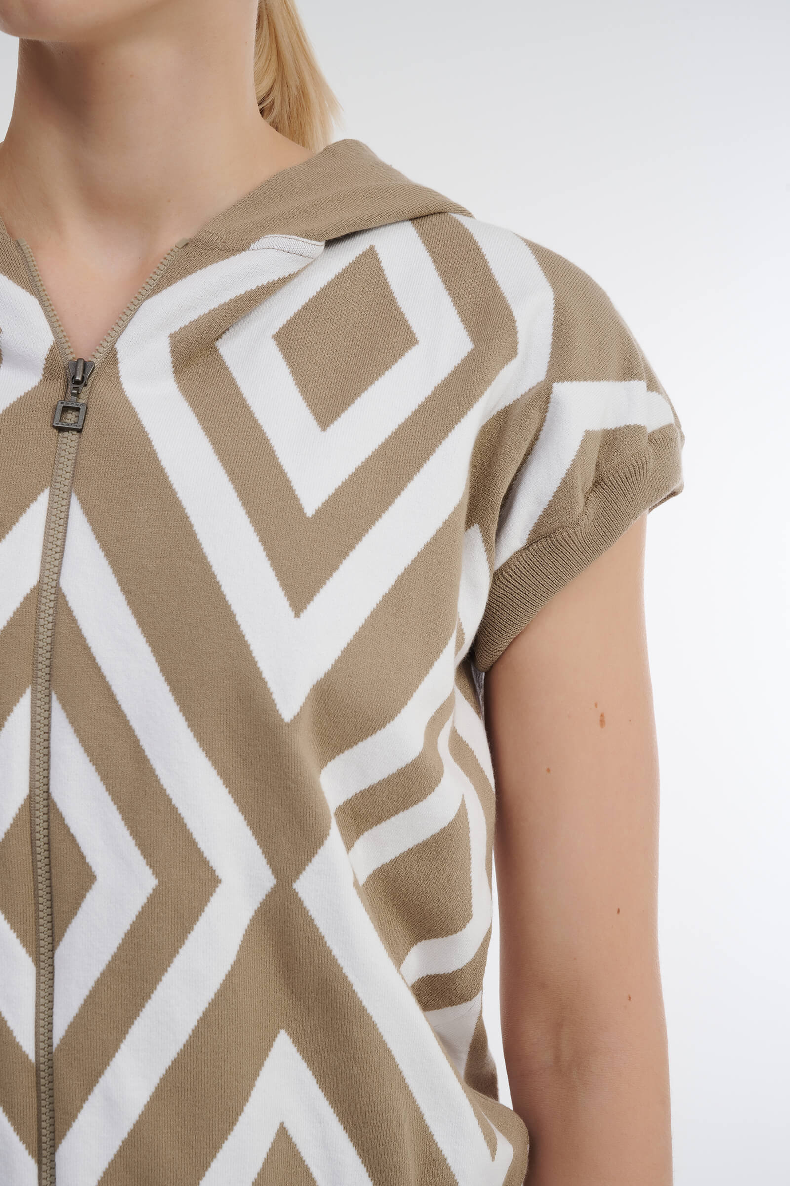 Кардиган на молнии с капюшоном Бренд Sarah Pacini