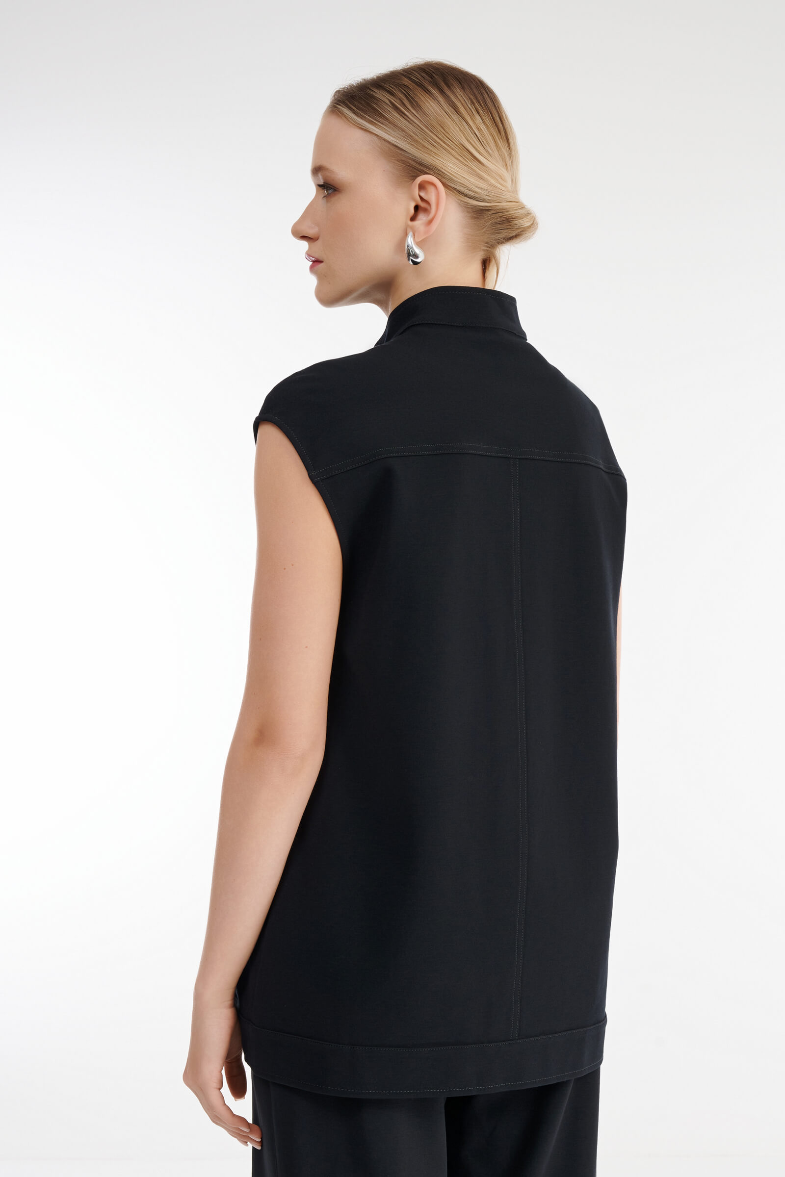 Жилет на молнии Бренд Sarah Pacini