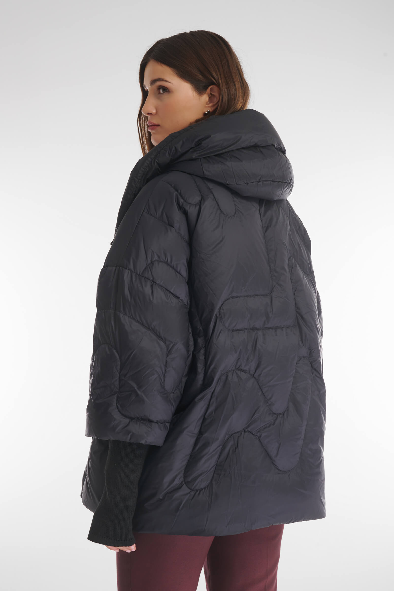 Стеганая пуховая куртка со съемным капюшоном Бренд Caterina Leman