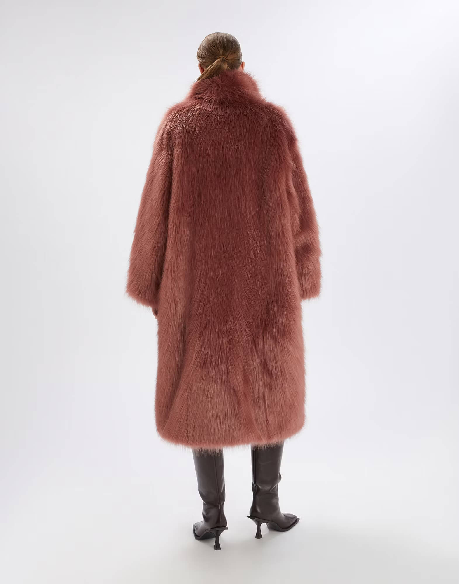 Пальто из искусственного меха Бренд High