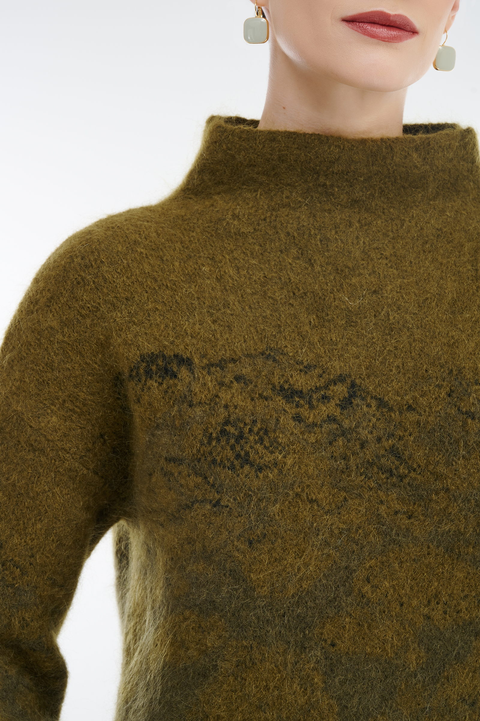 Свитер с воротником-воронкой Бренд Sarah Pacini