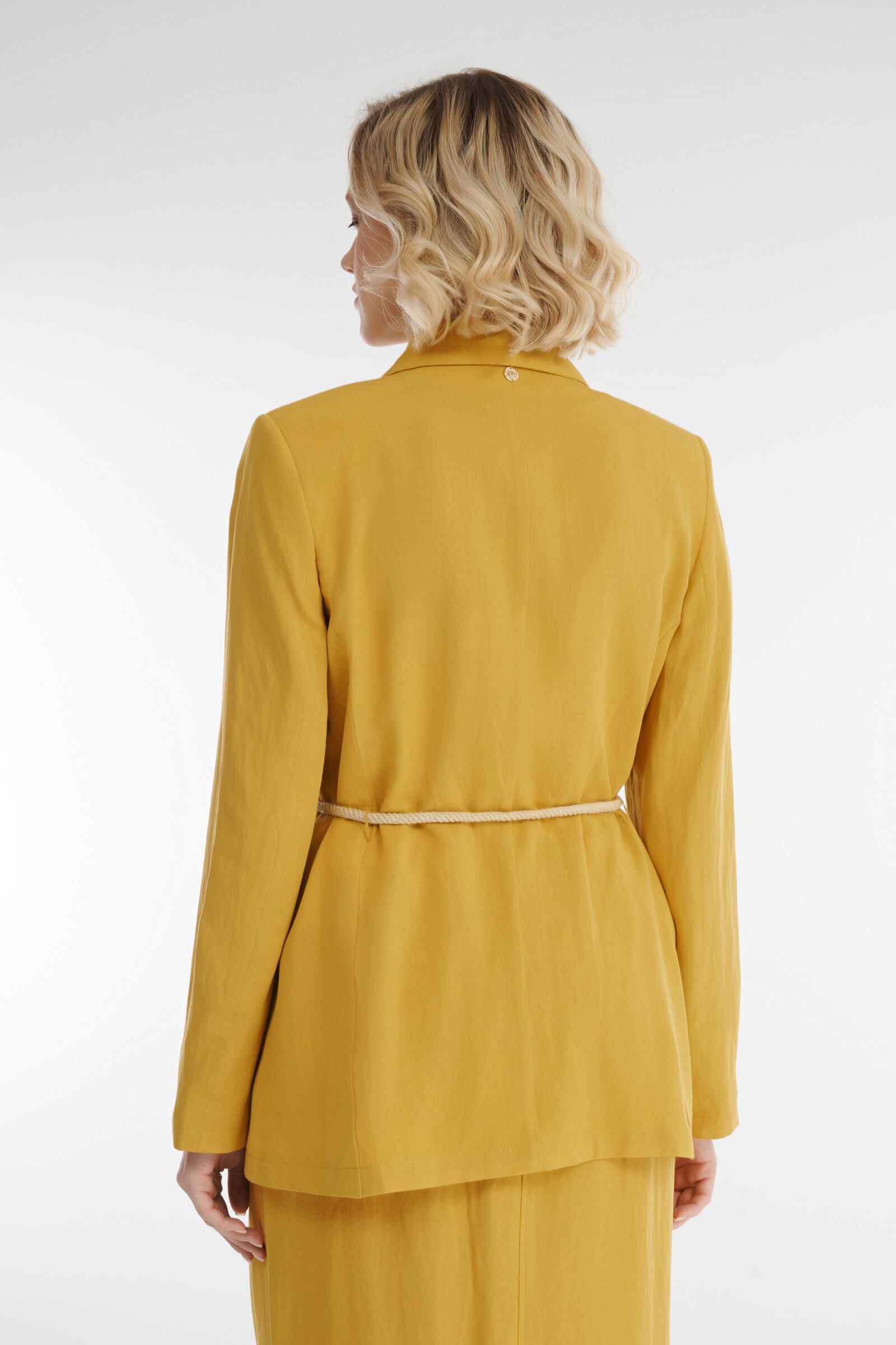 Однобортный пиджак прямого кроя с поясом Бренд Diana Gallesi