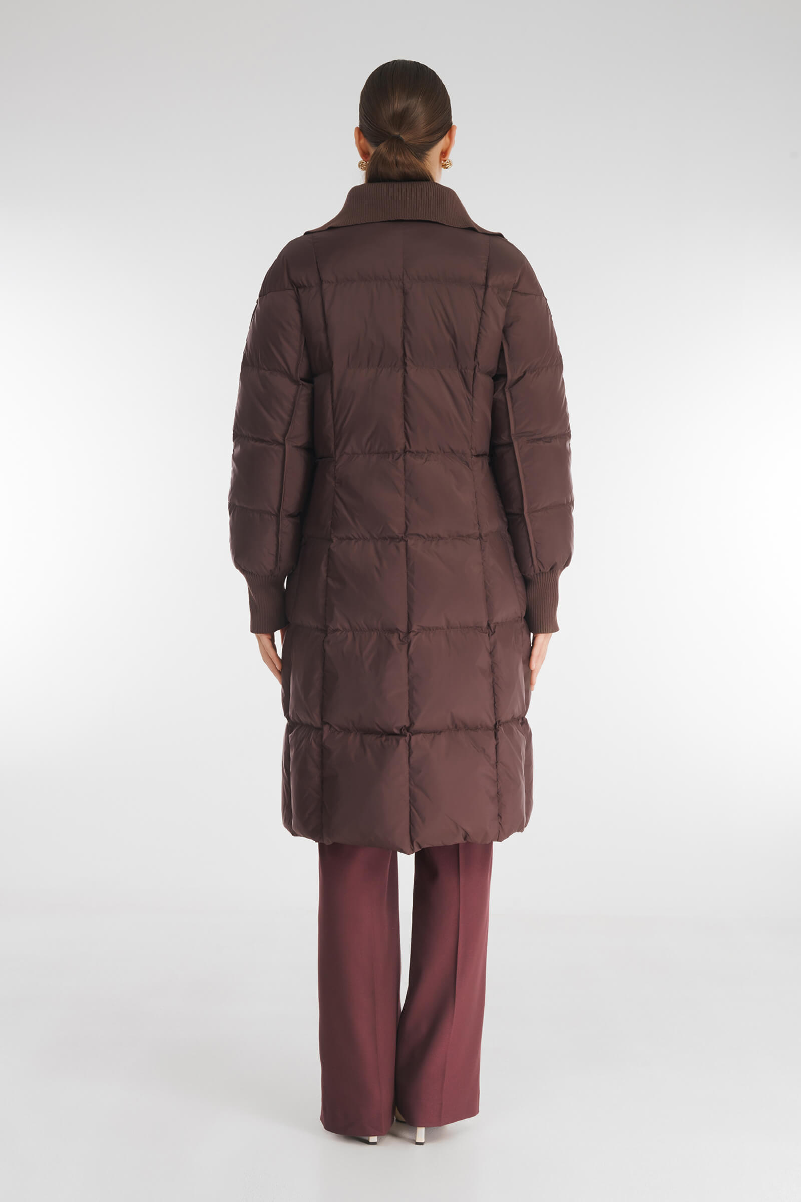 Пуховое пальто с манишкой в рубчик Бренд Caterina Leman