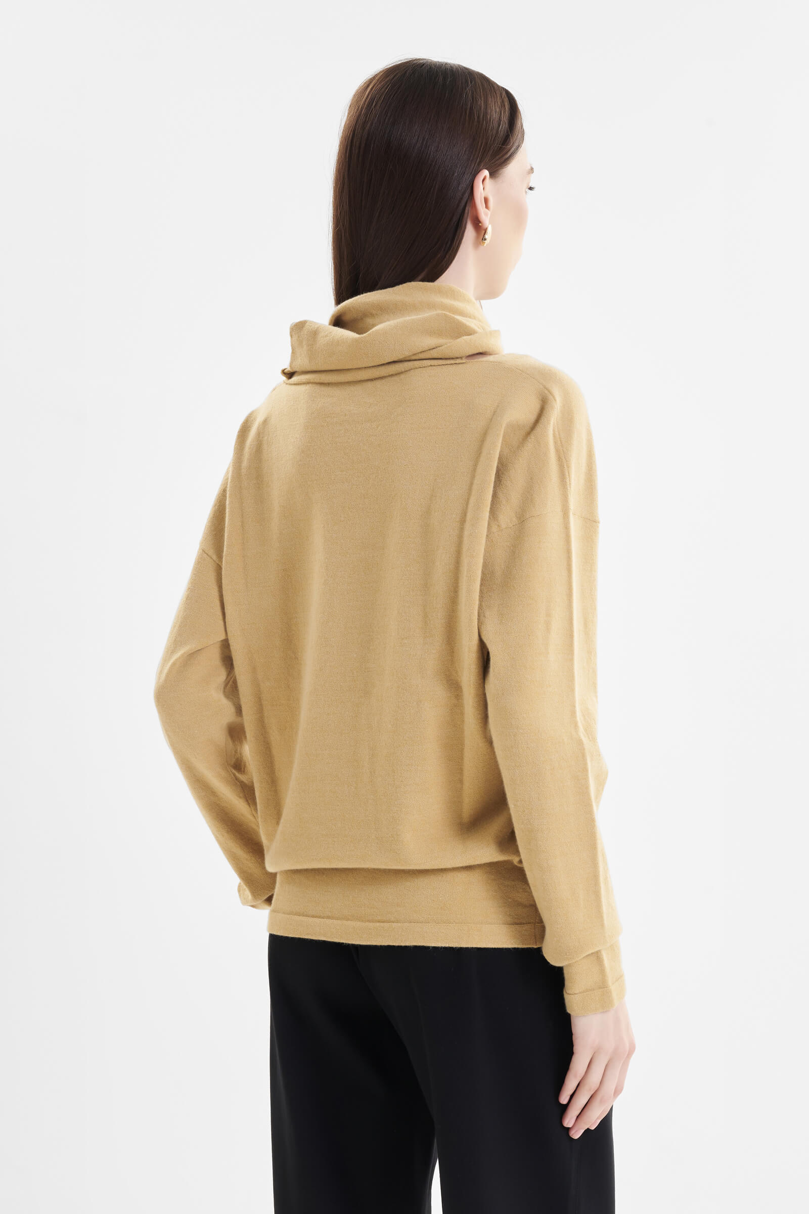 Пуловер из шелковистой вискозы со снудом в комплекте Бренд Sarah Pacini