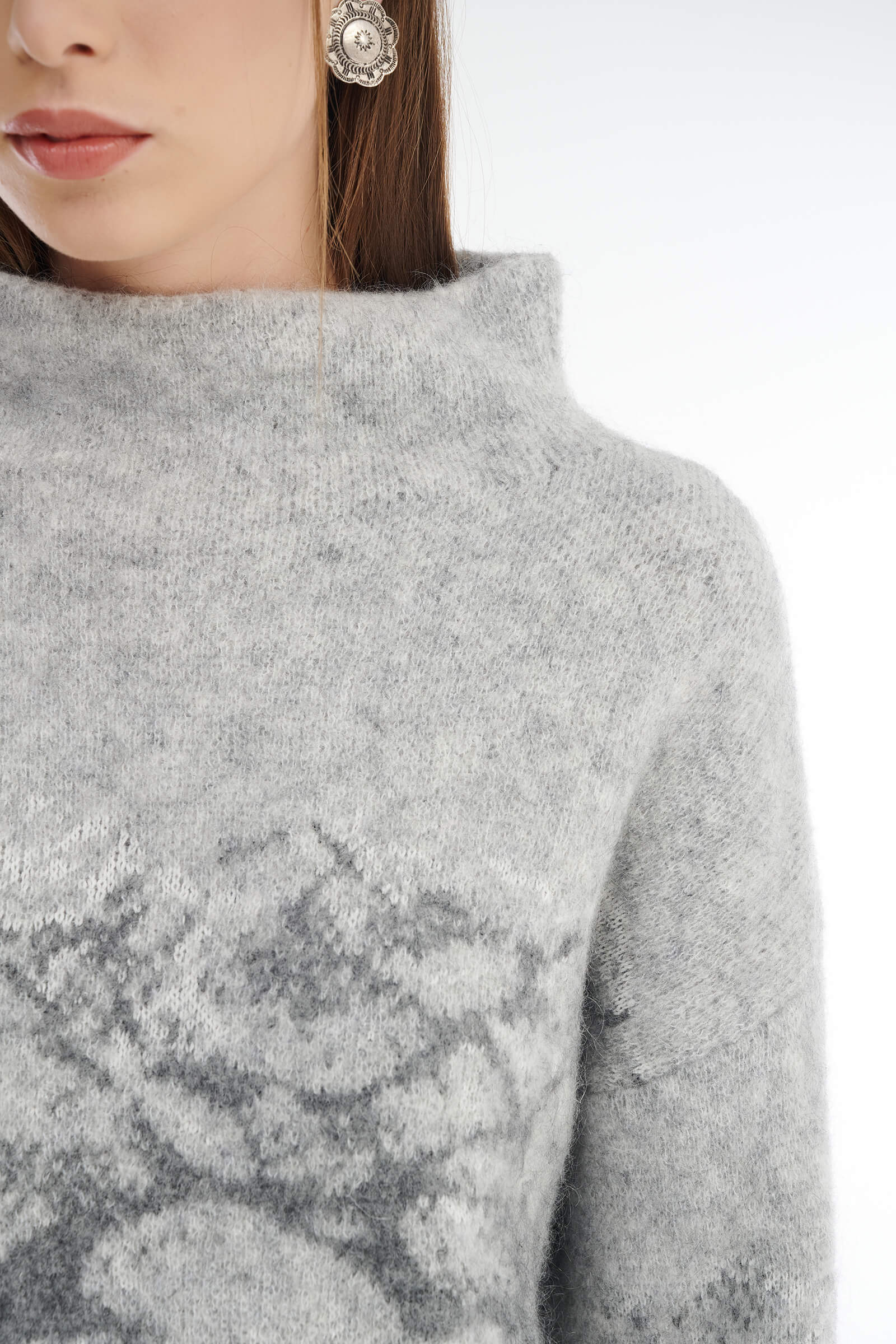 Свитер с воротником-воронкой Бренд Sarah Pacini