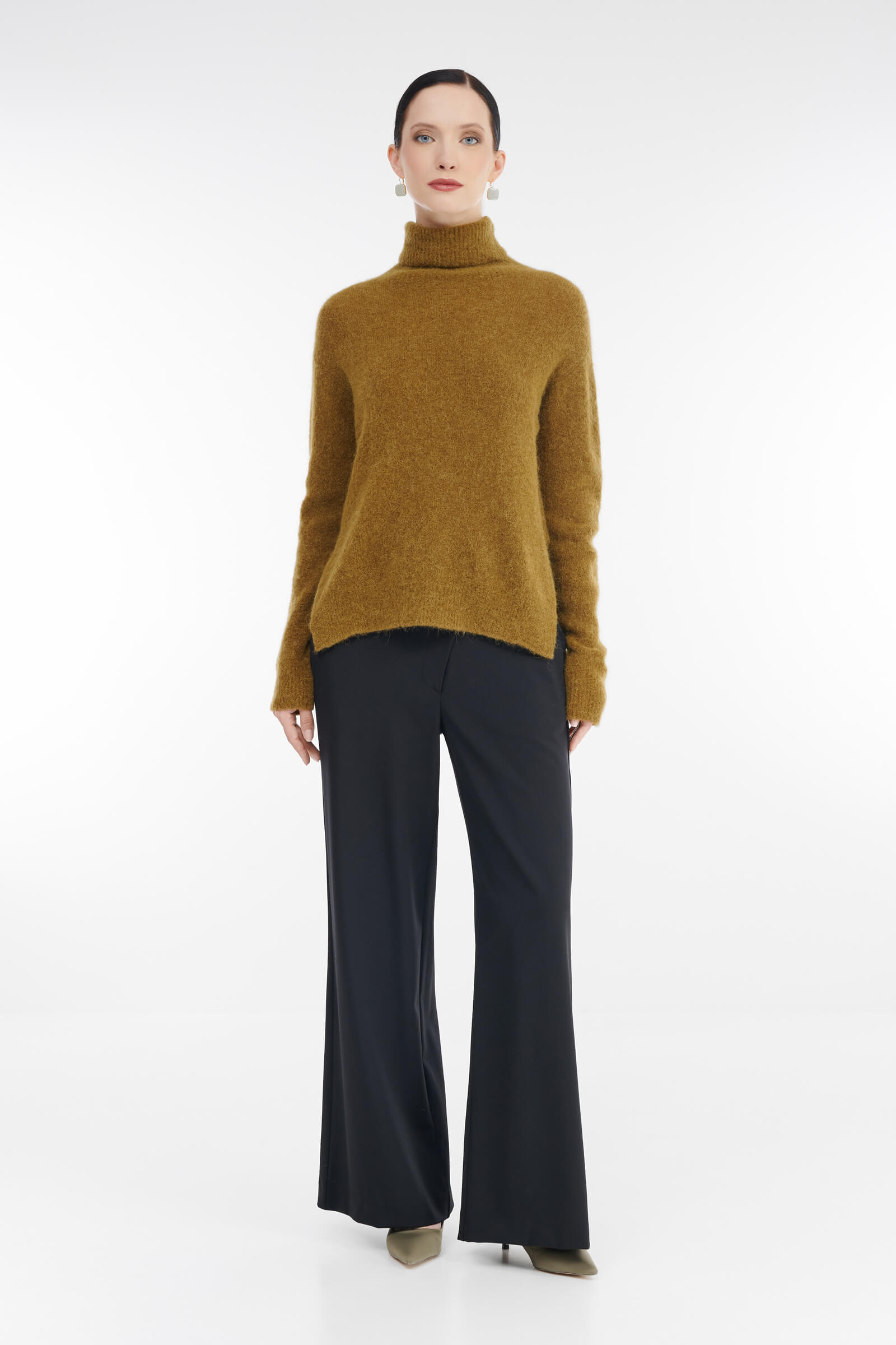 Свитер с воротником с отворотом Бренд Sarah Pacini