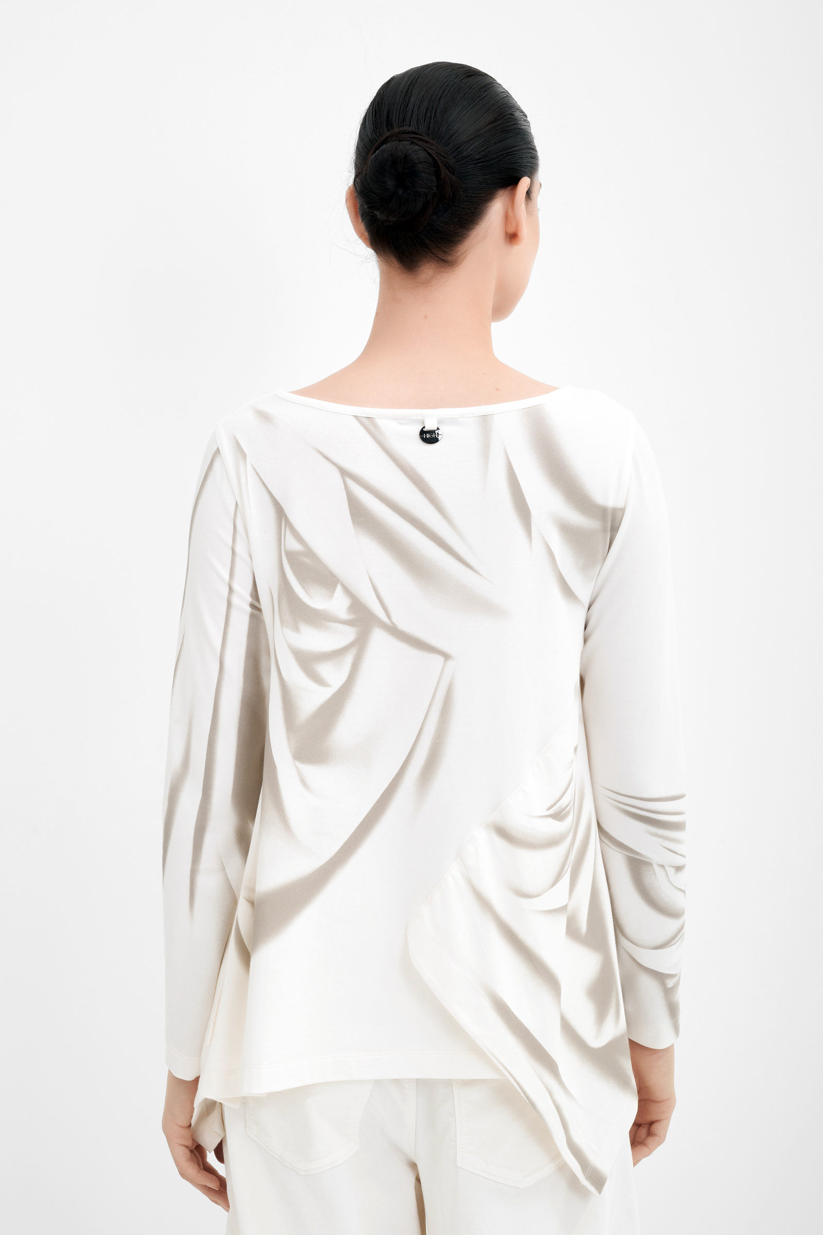 Лонгслив с асимметричным кроем Бренд High