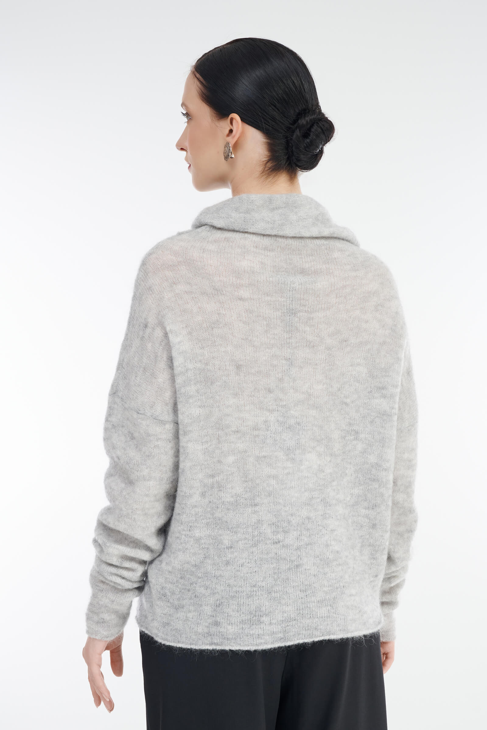 Свитер с воротником-хомутом Бренд Sarah Pacini