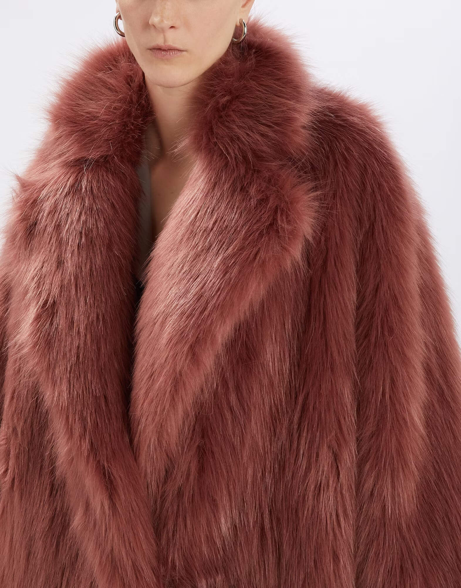 Пальто из искусственного меха Бренд High