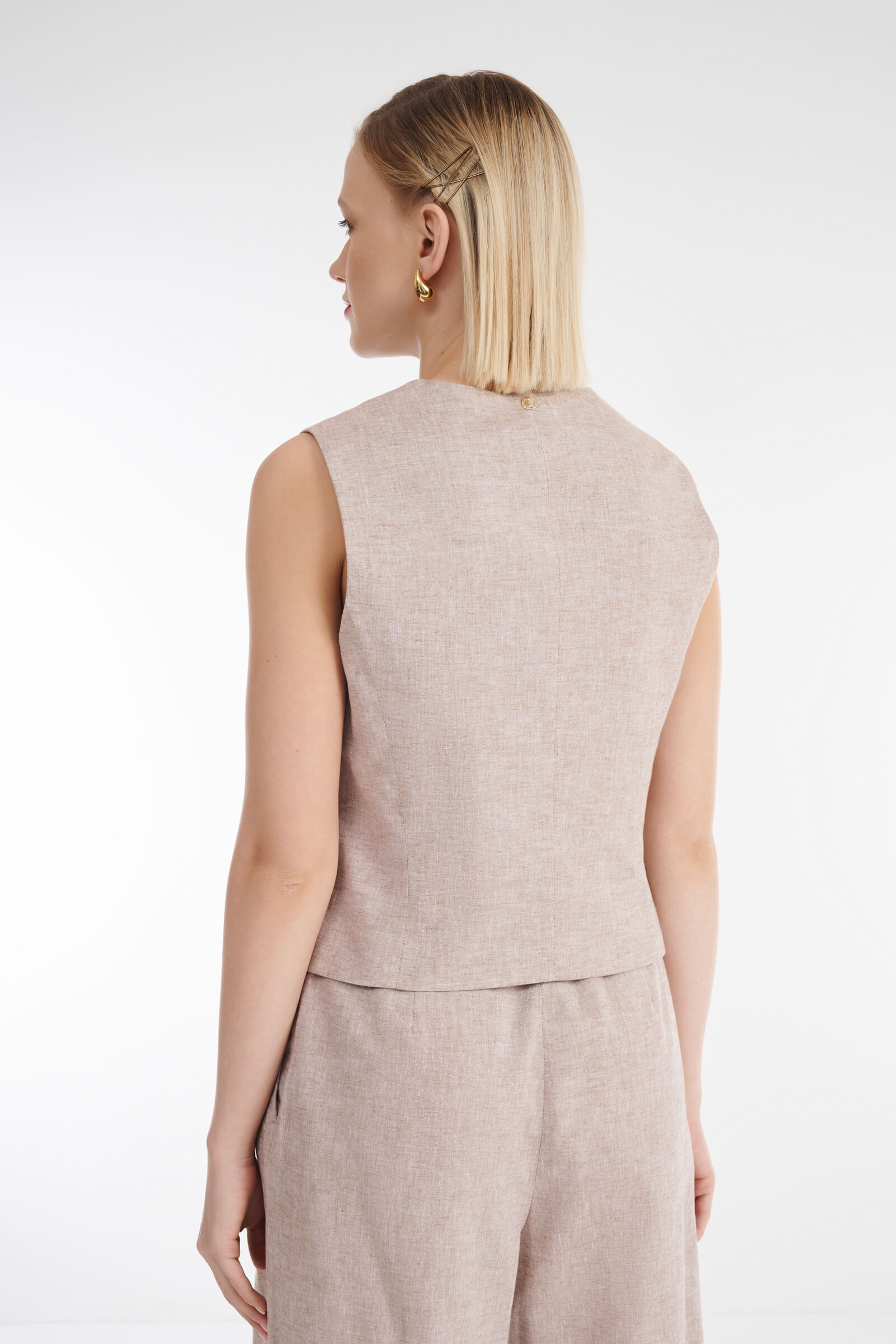 Жилет на пуговицах изо льна и хлопка Бренд Diana Gallesi