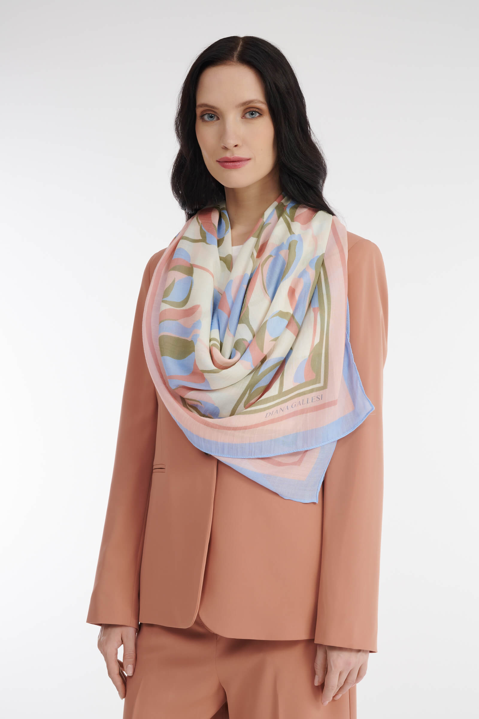 Палантин с принтом Бренд Diana Gallesi