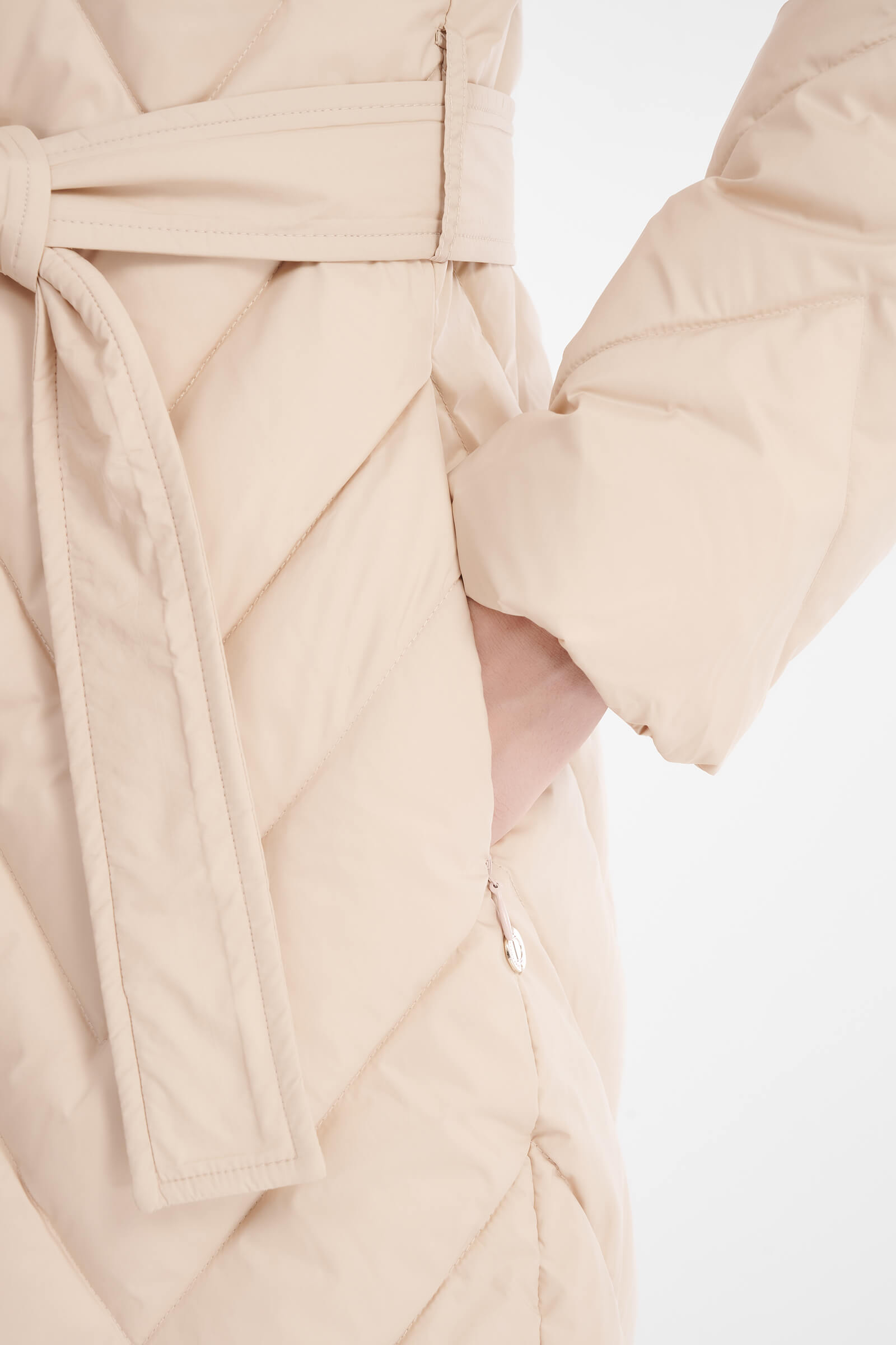 Стеганое пальто с капюшоном Бренд Diana Gallesi