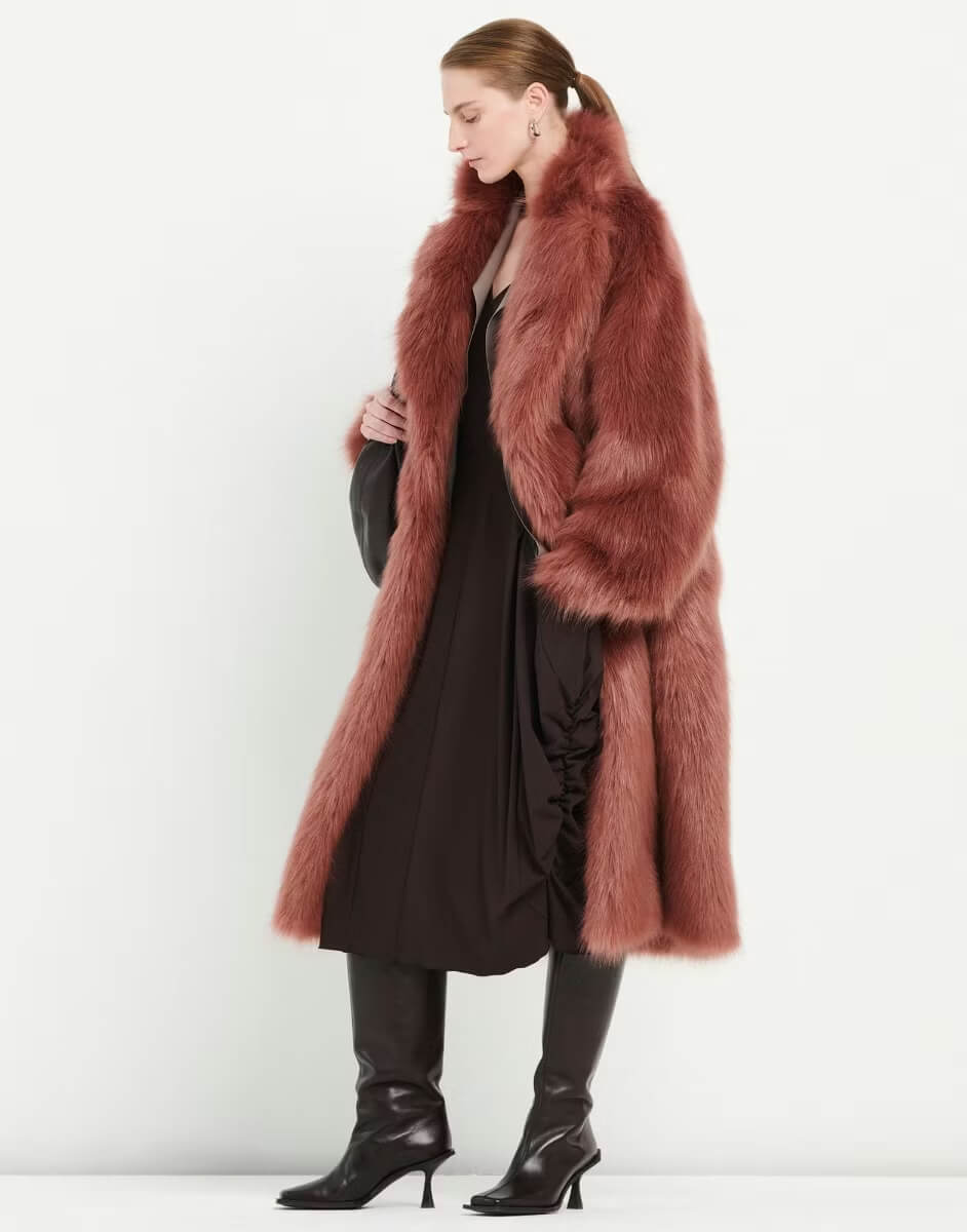 Пальто из искусственного меха Бренд High