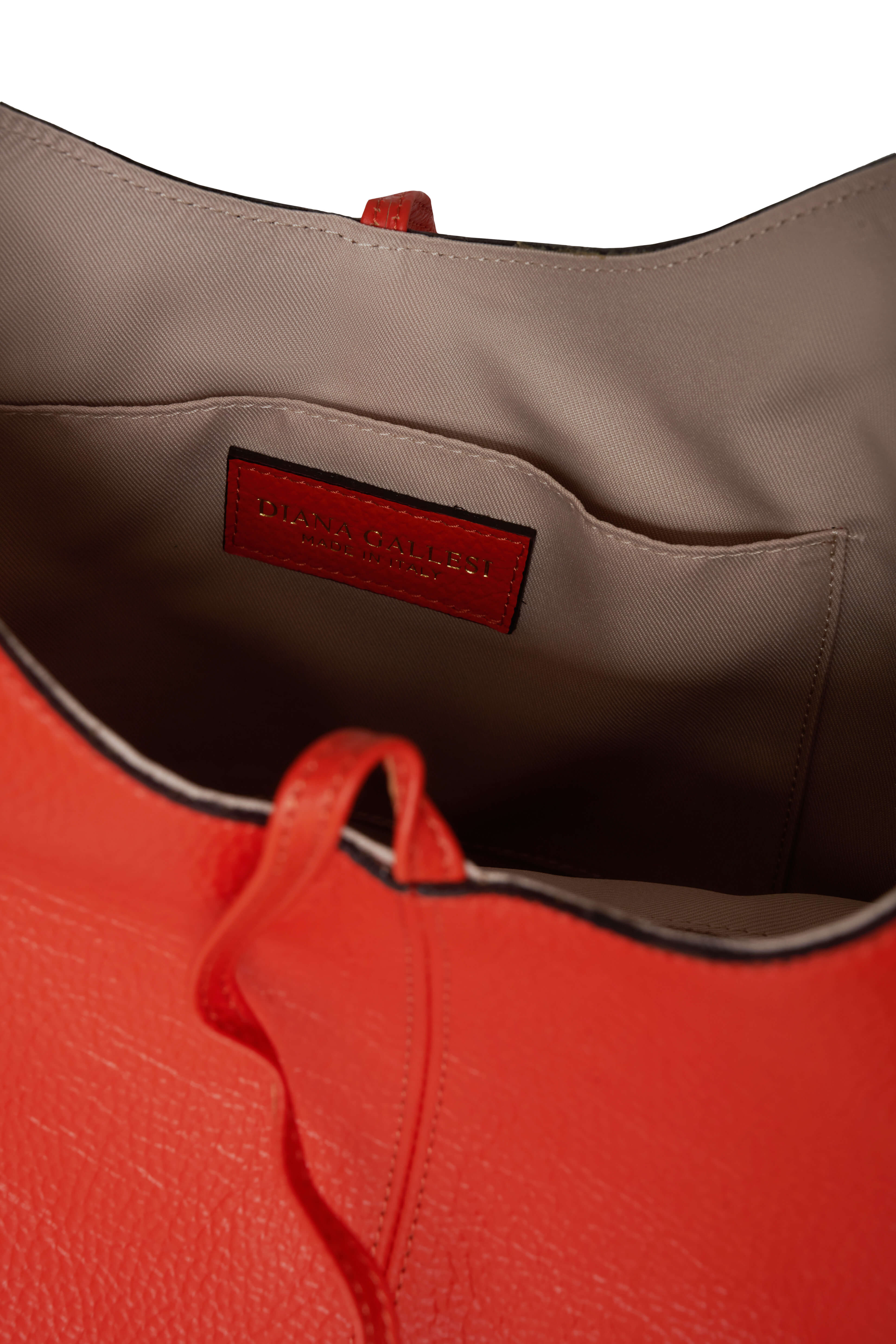 Кожаная сумка на плечо Бренд Diana Gallesi