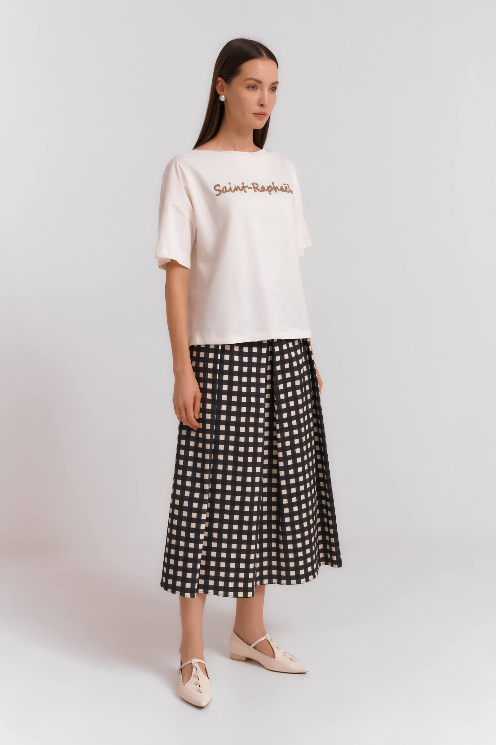 Футболка с вышивкой Бренд Diana Gallesi