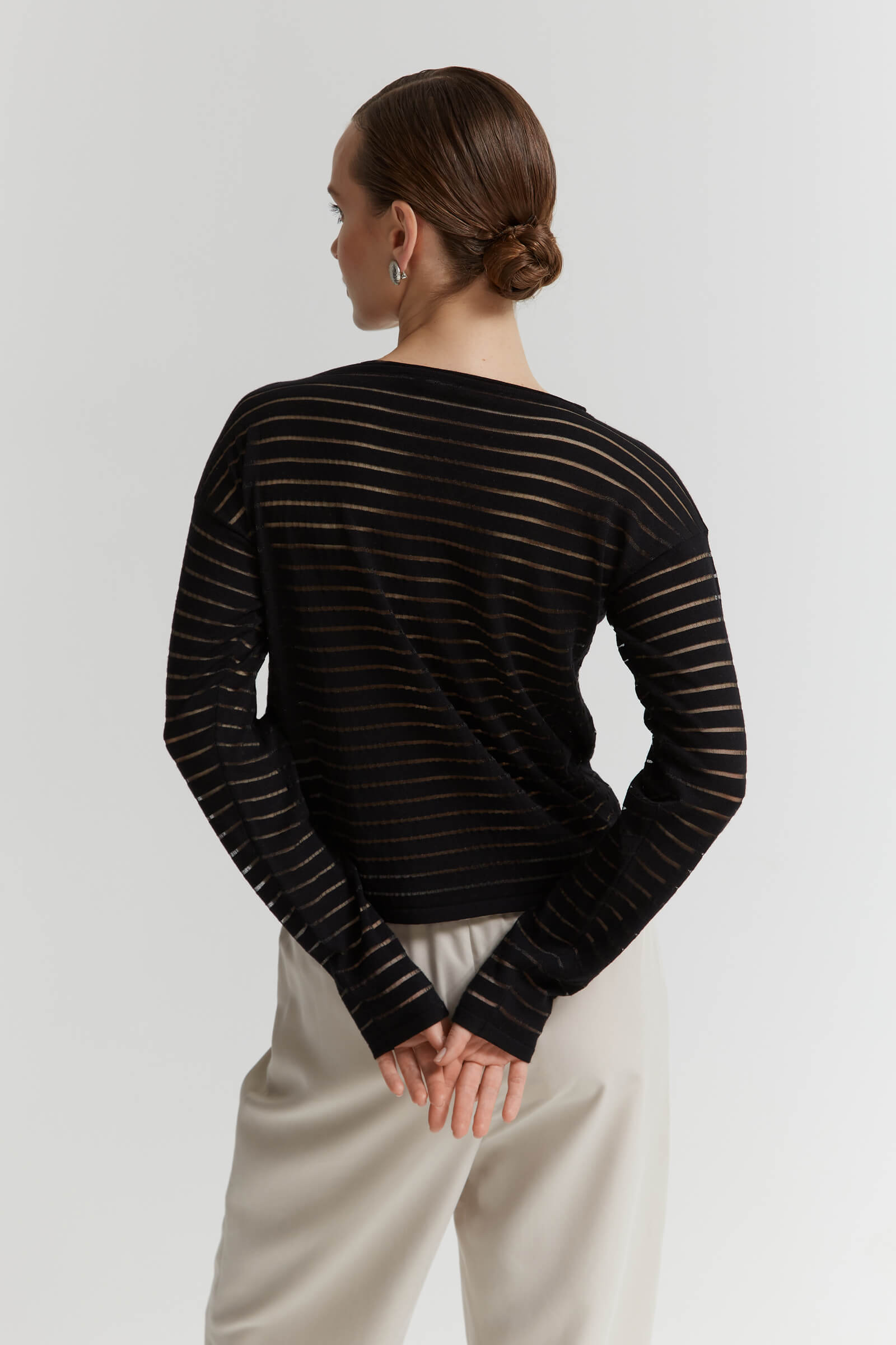 Лонгслив с вырезом-лодочкой Бренд Sarah Pacini