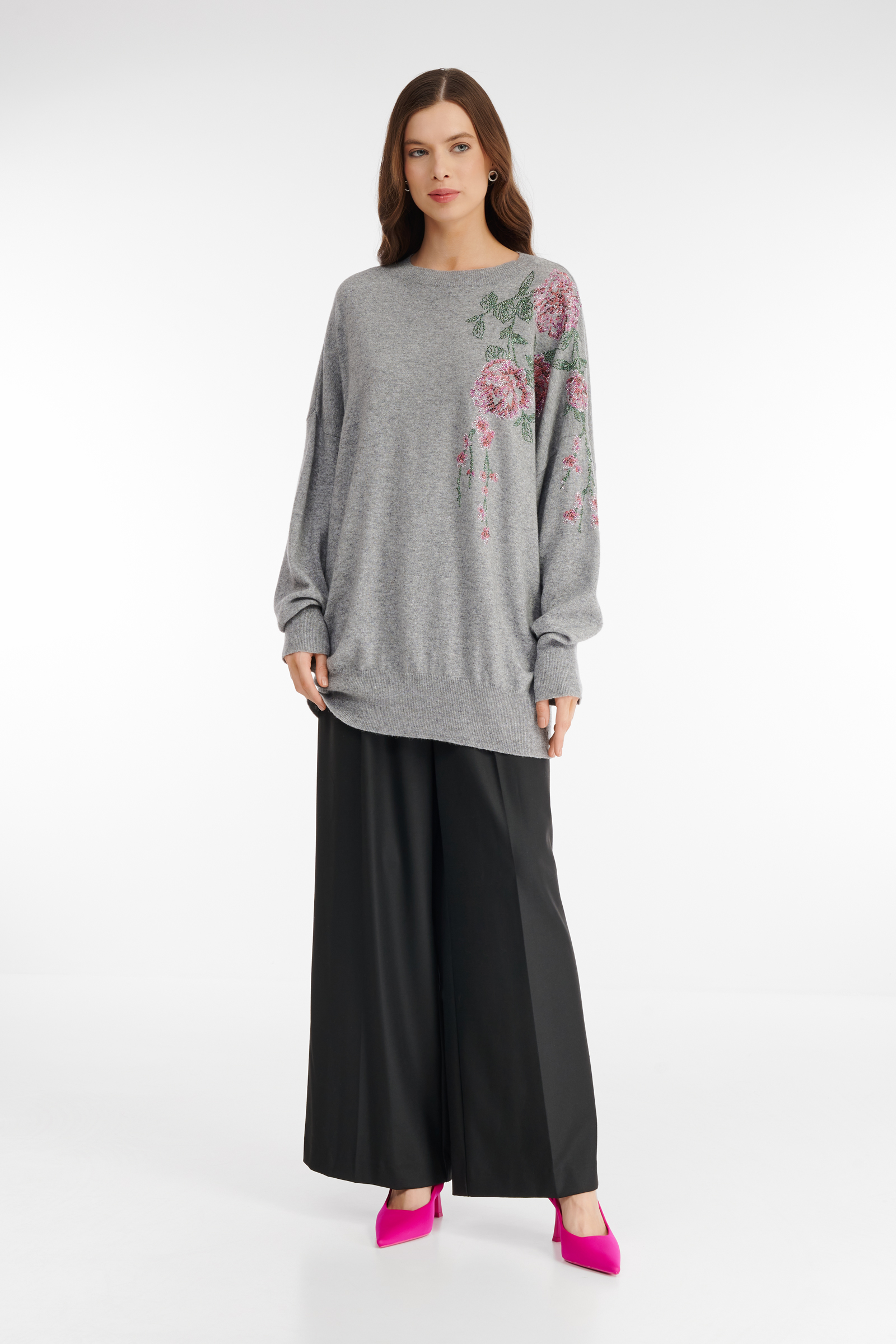 Удлиненный джемпер с цветочной аппликацией Бренд Daniela Drei