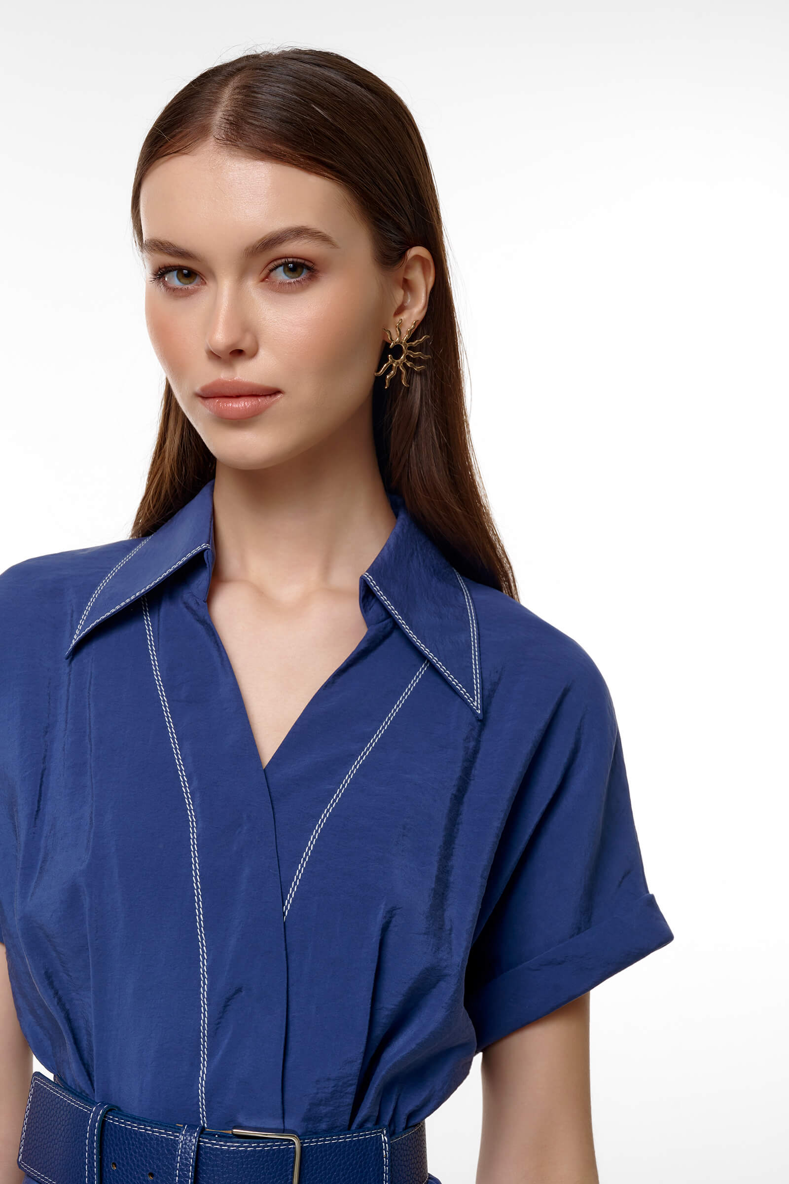 Платье с контрастной строчкой и поясом Бренд Caterina Leman