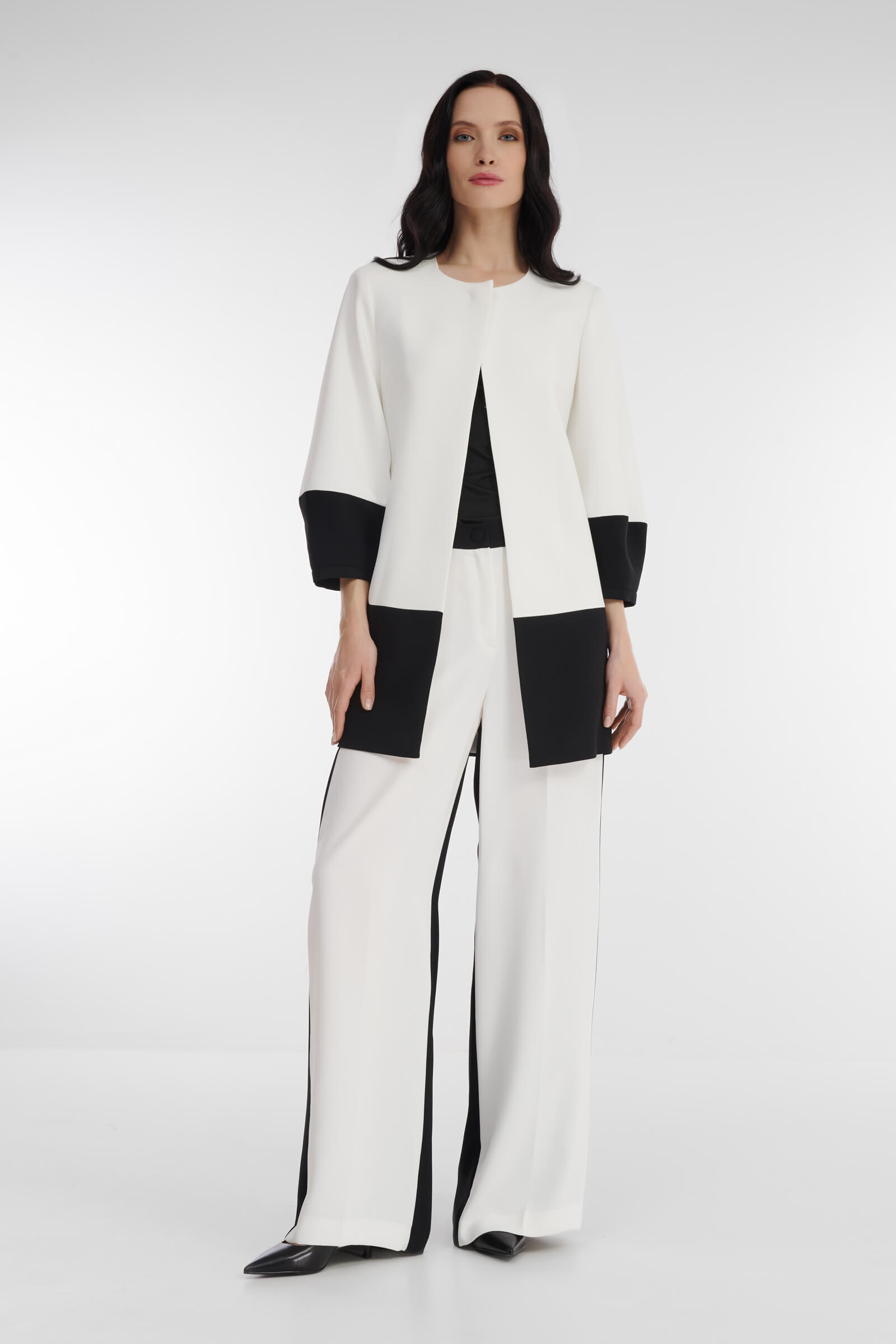 Легкое пальто с укороченными рукавами Бренд Diana Gallesi