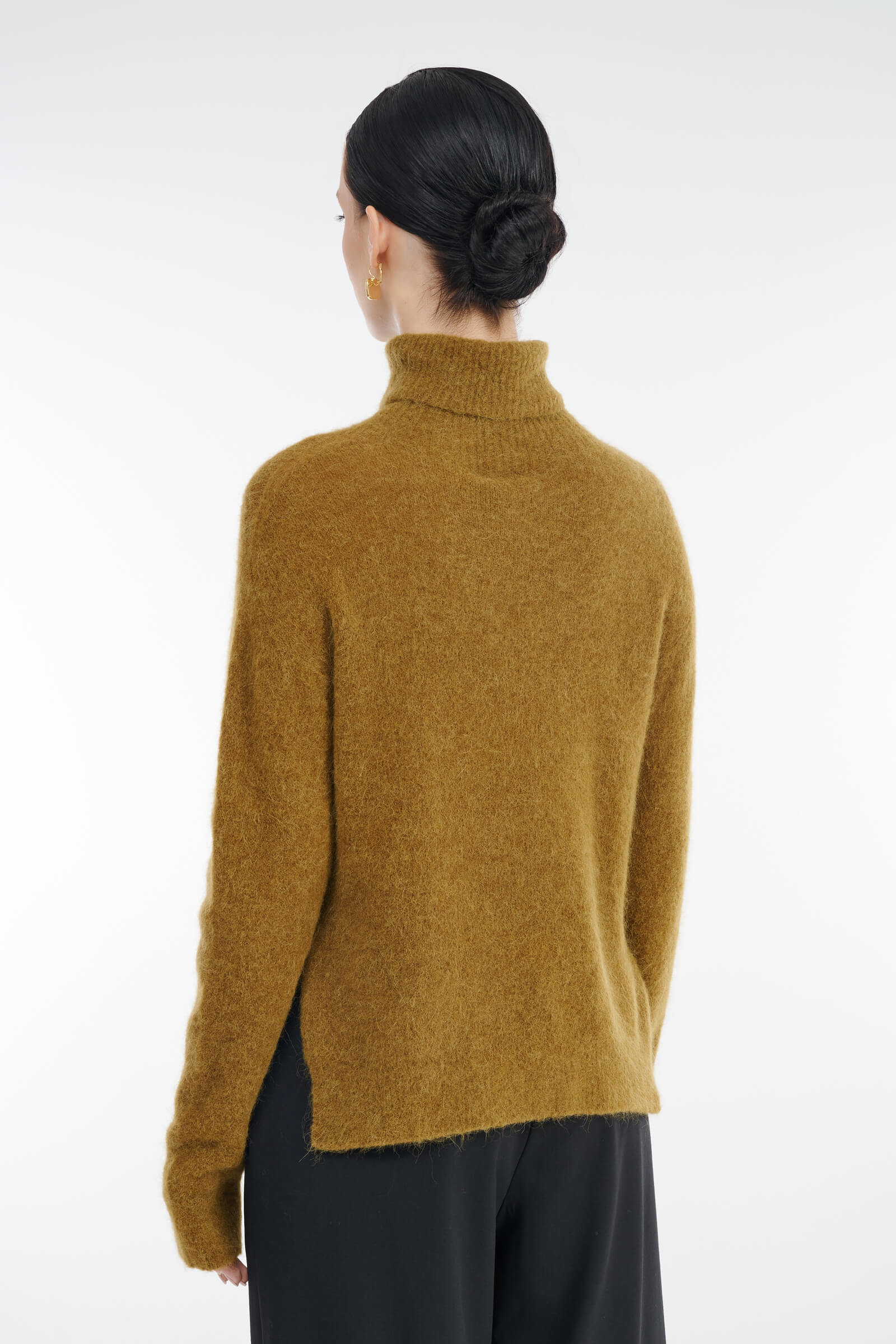 Свитер с воротником с отворотом Бренд Sarah Pacini