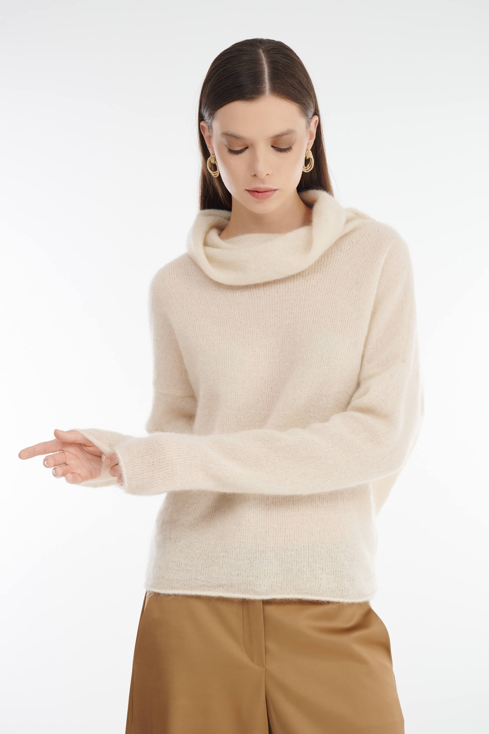 Шерстяной свитер Бренд Sarah Pacini