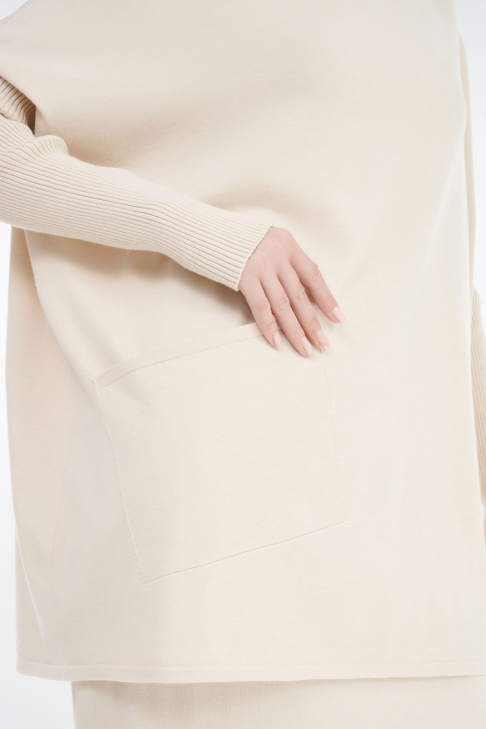 Джемпер с накладным карманом Бренд Sarah Pacini