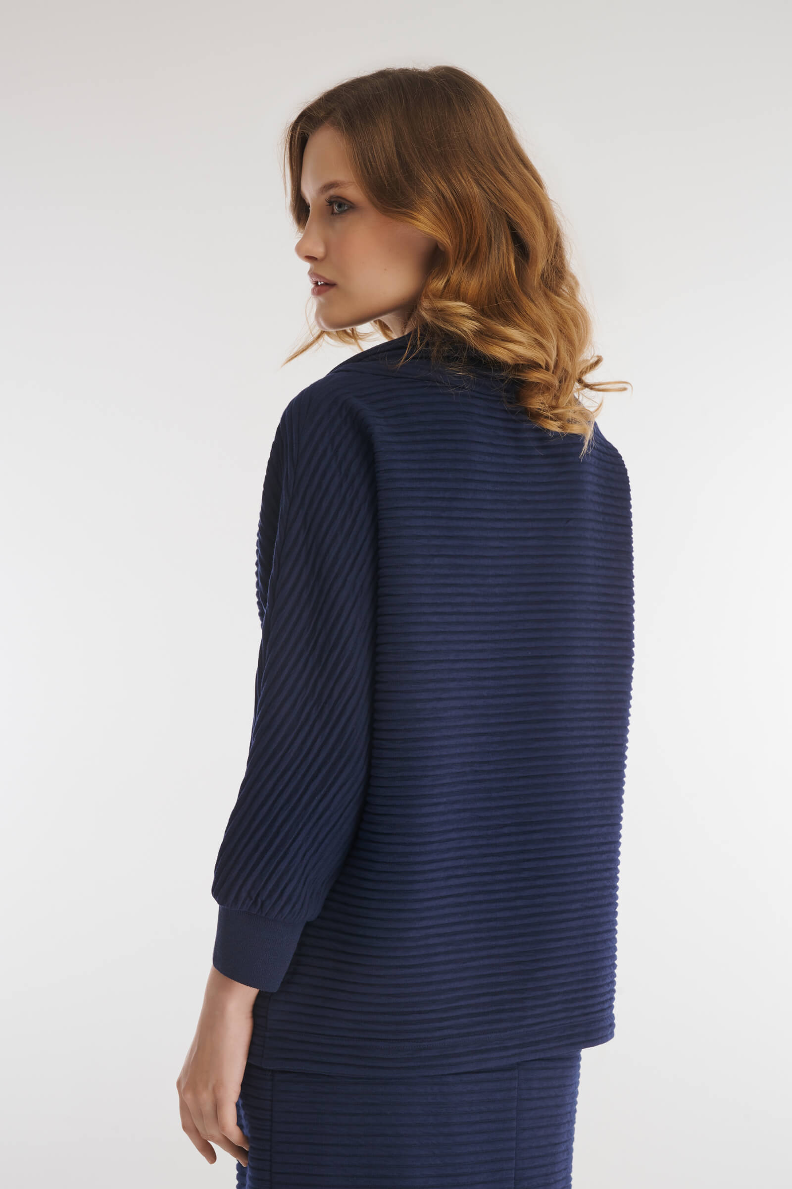 Фактурный свитшот с воротником на молнии Бренд Caterina Leman