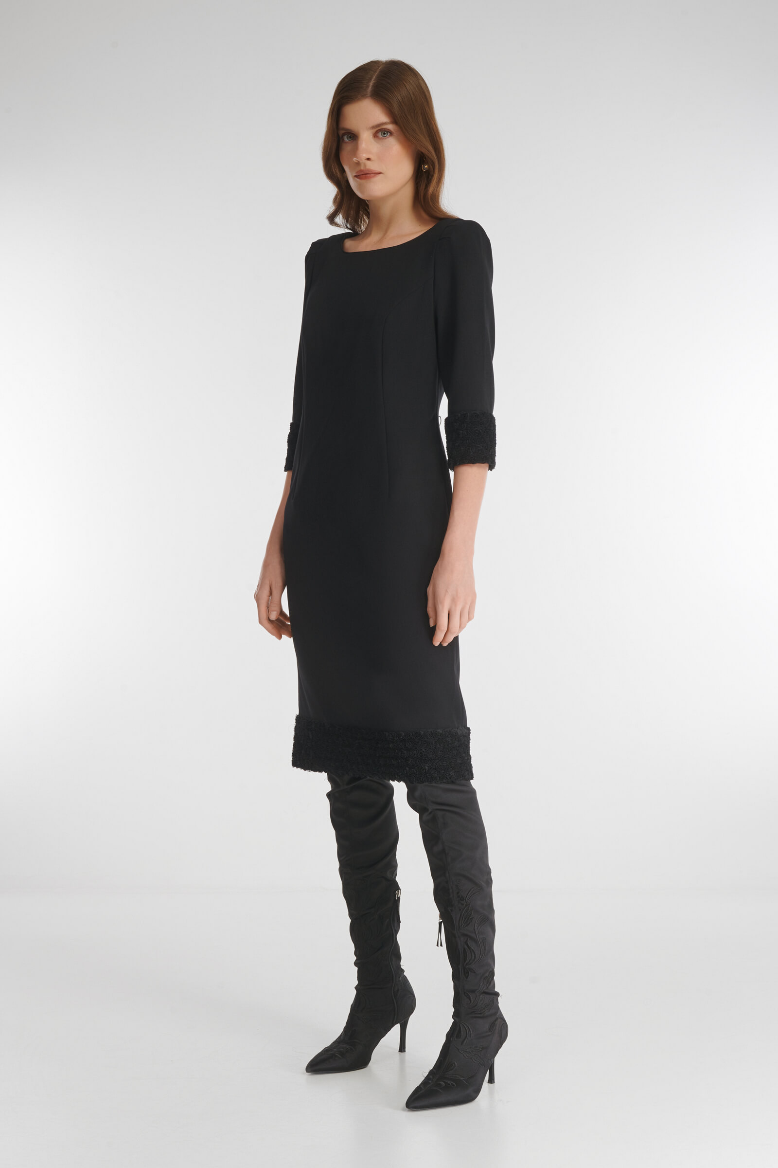 Платье-футляр с цветочным декором Бренд Caterina Leman