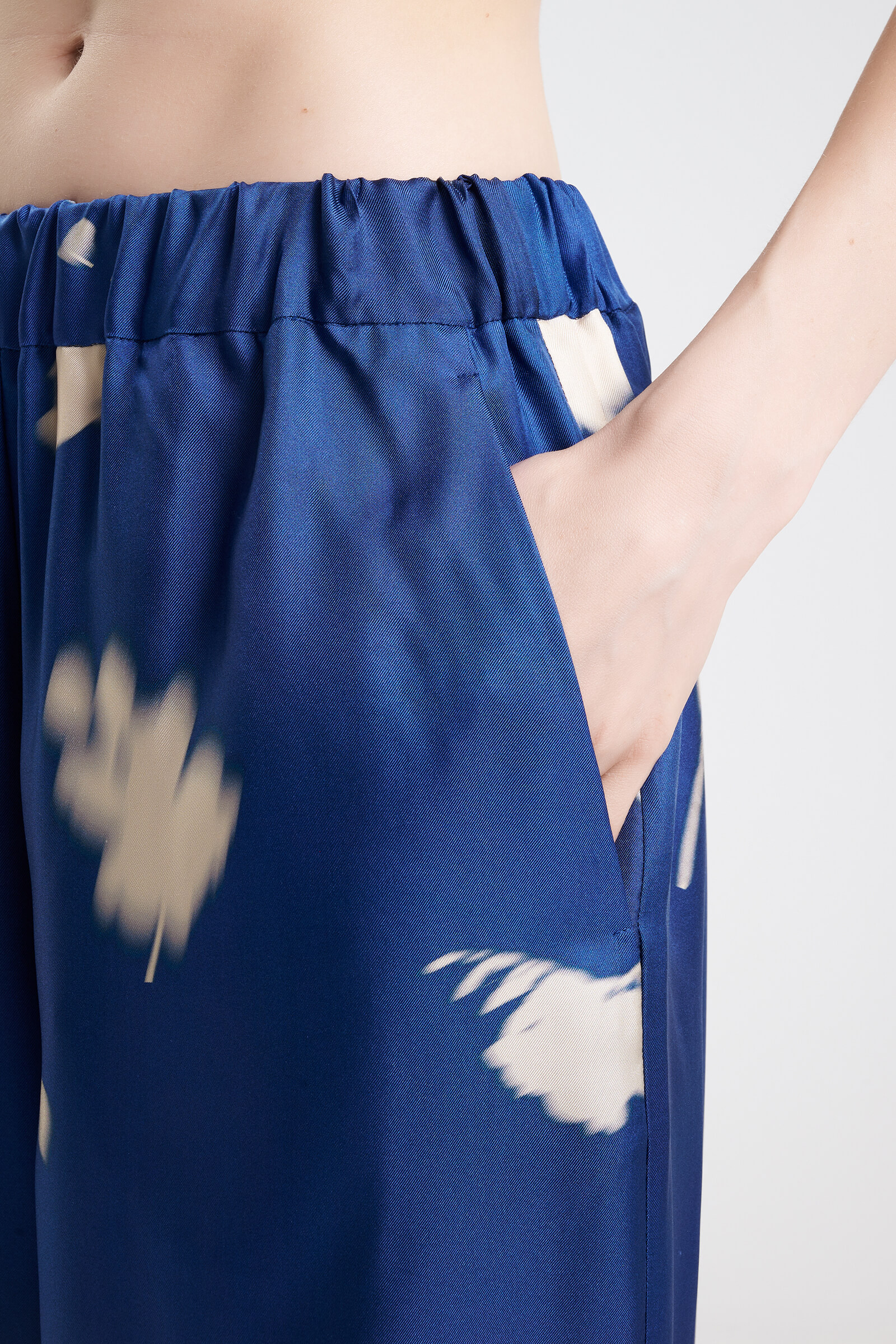 Шелковые брюки на резинке Бренд MM