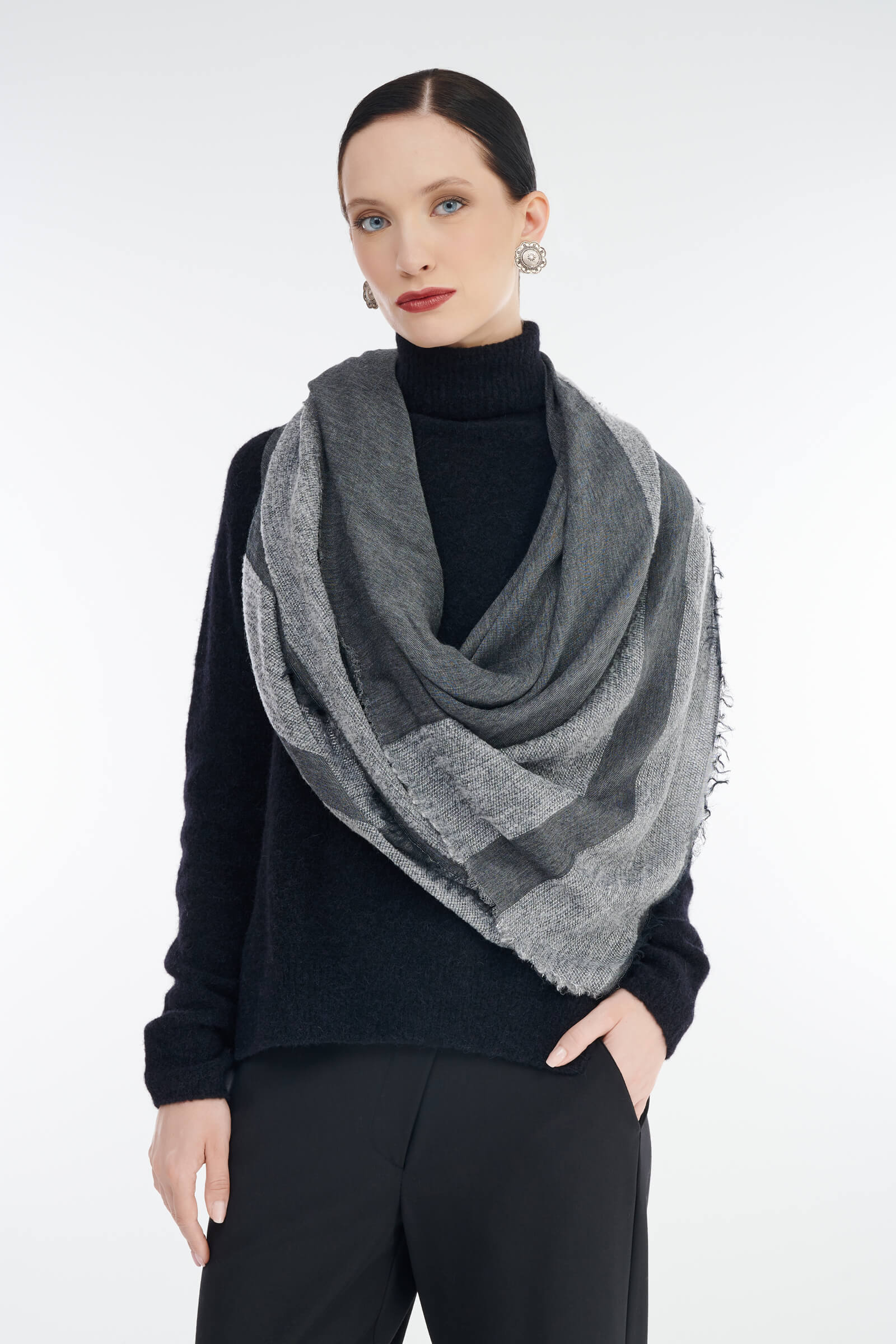 Платок с добавлением шерсти Бренд Sarah Pacini