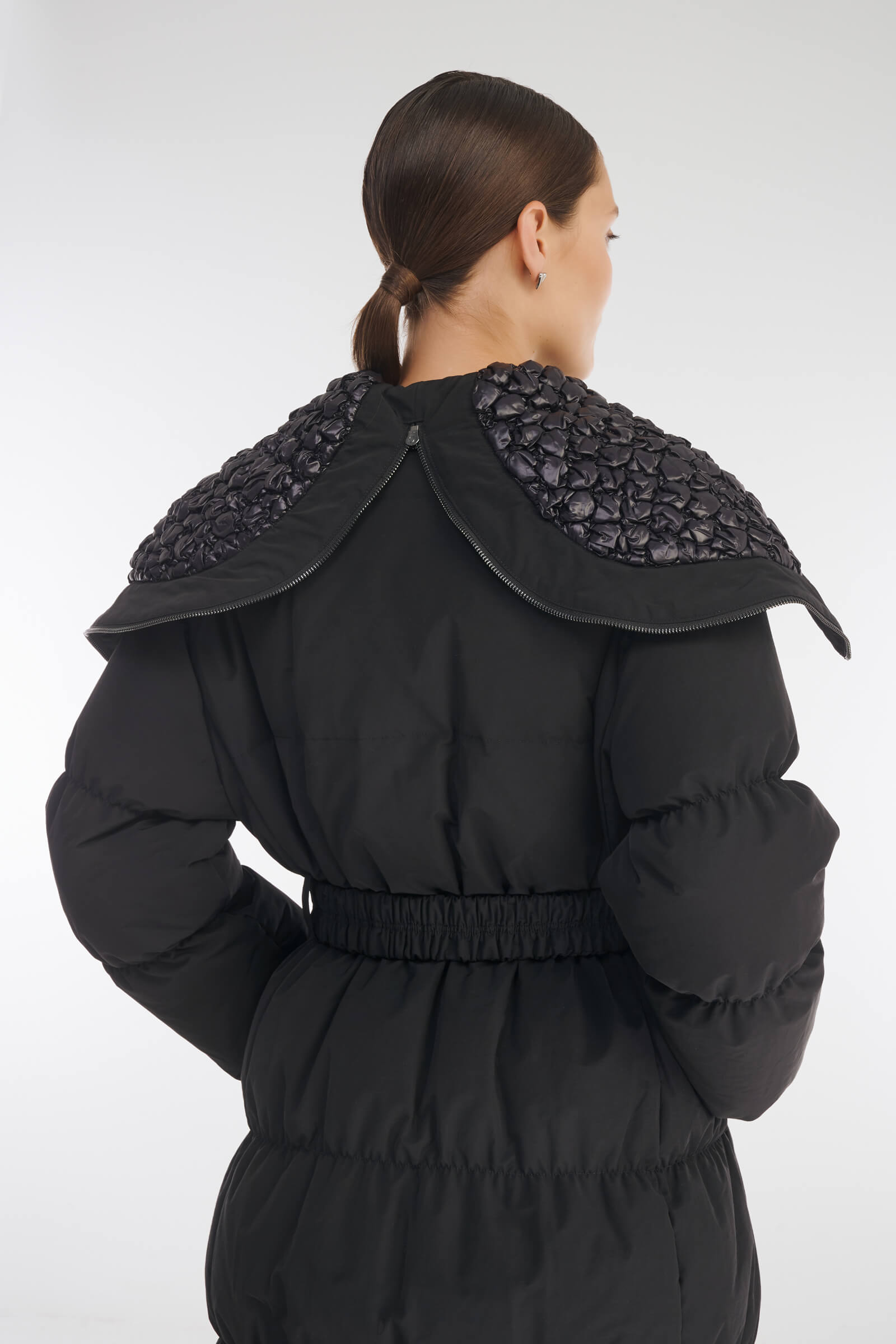 Пуховое пальто с капюшоном-трансформером Бренд Caterina Leman