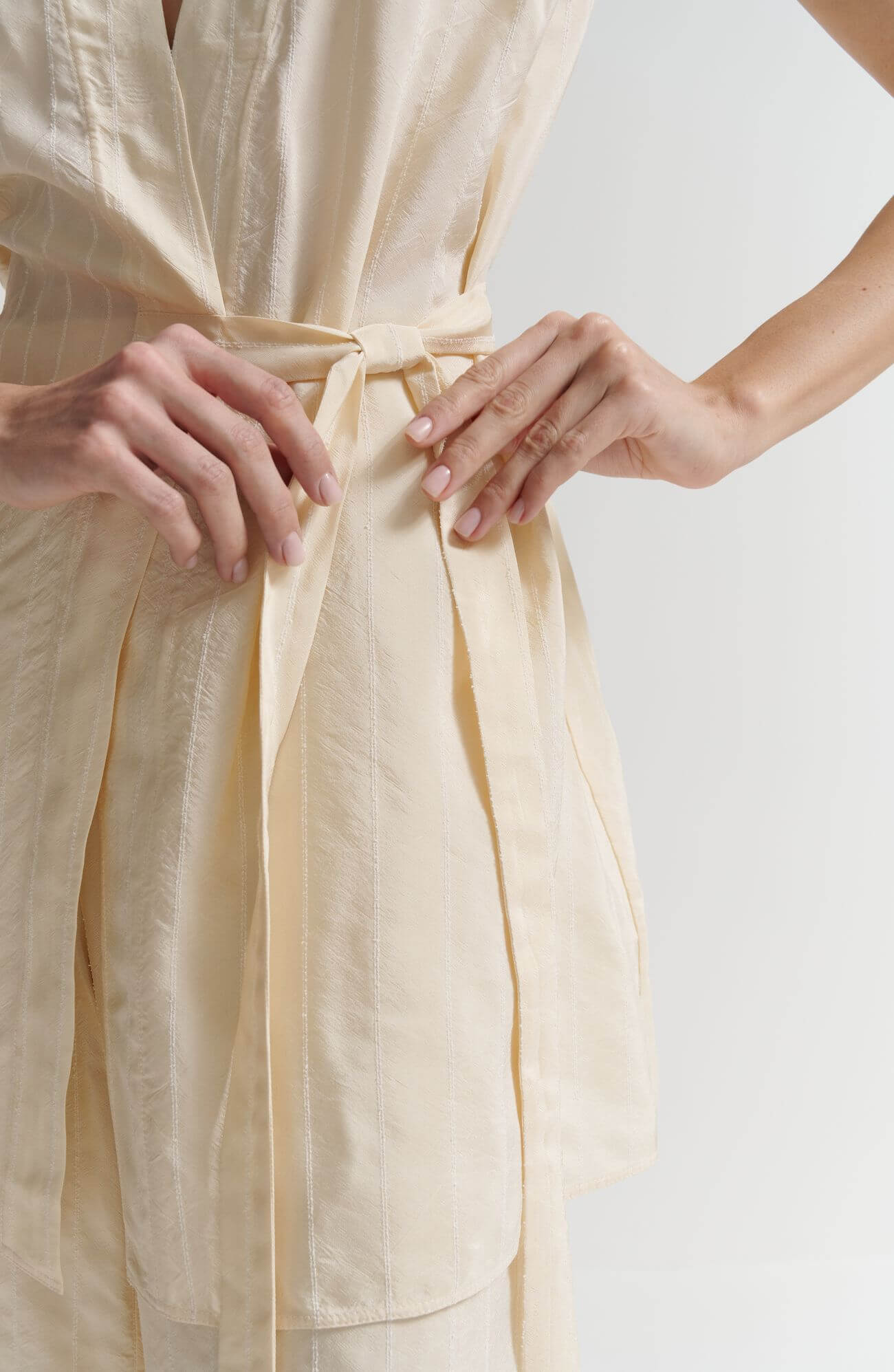 Удлиненный жилет на запах Бренд GentryPortofino