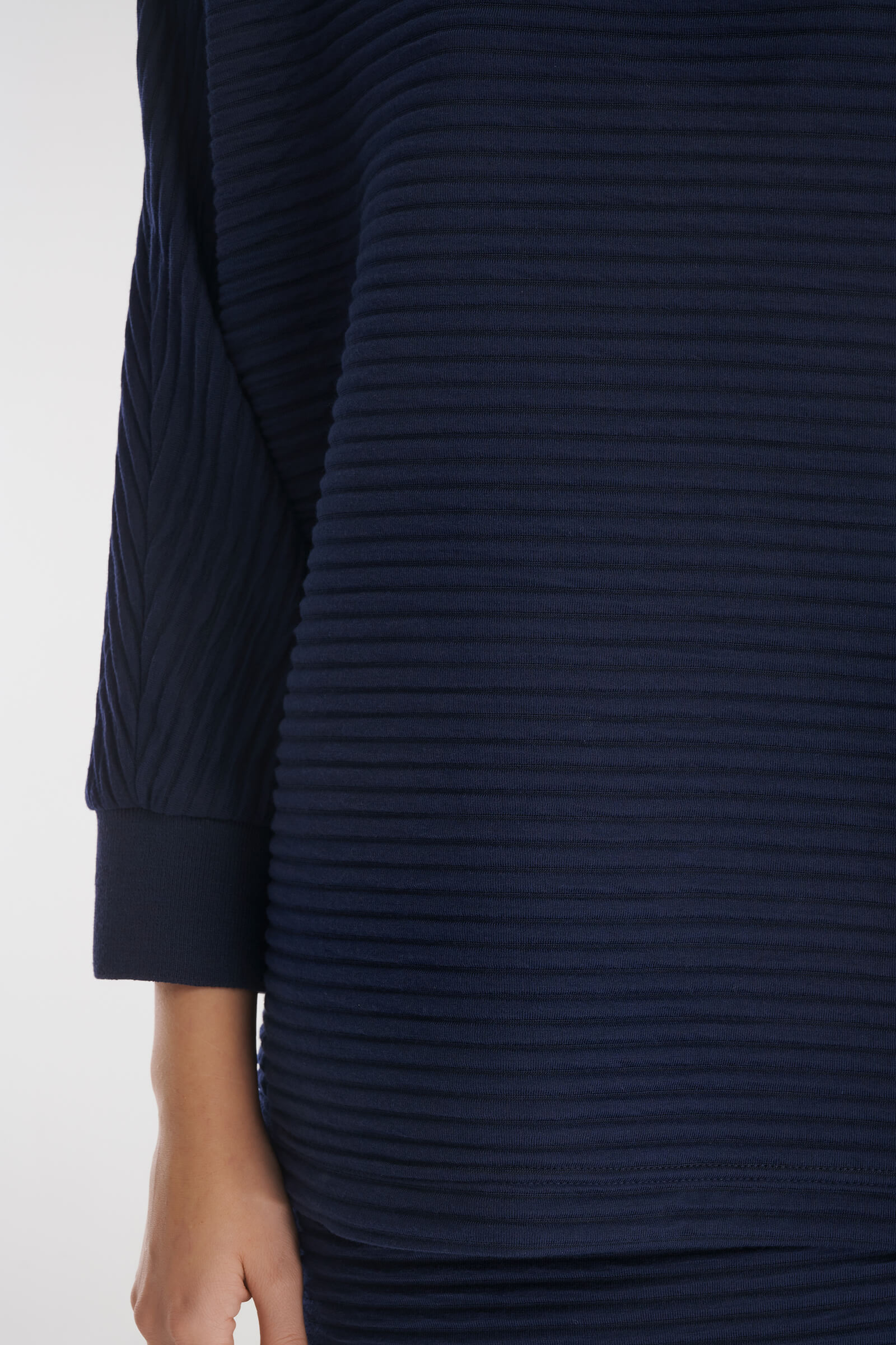 Фактурный свитшот с воротником на молнии Бренд Caterina Leman