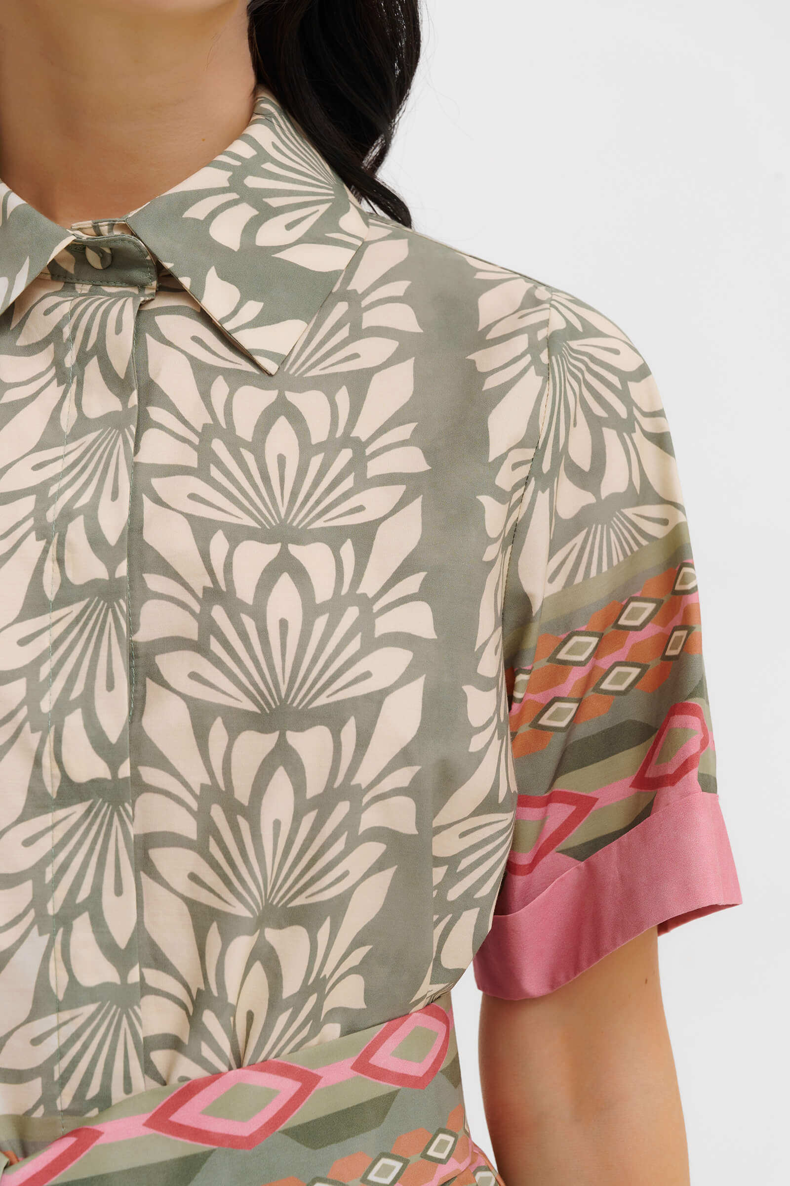 Блузка на пуговицах с узором Бренд Milva Mi