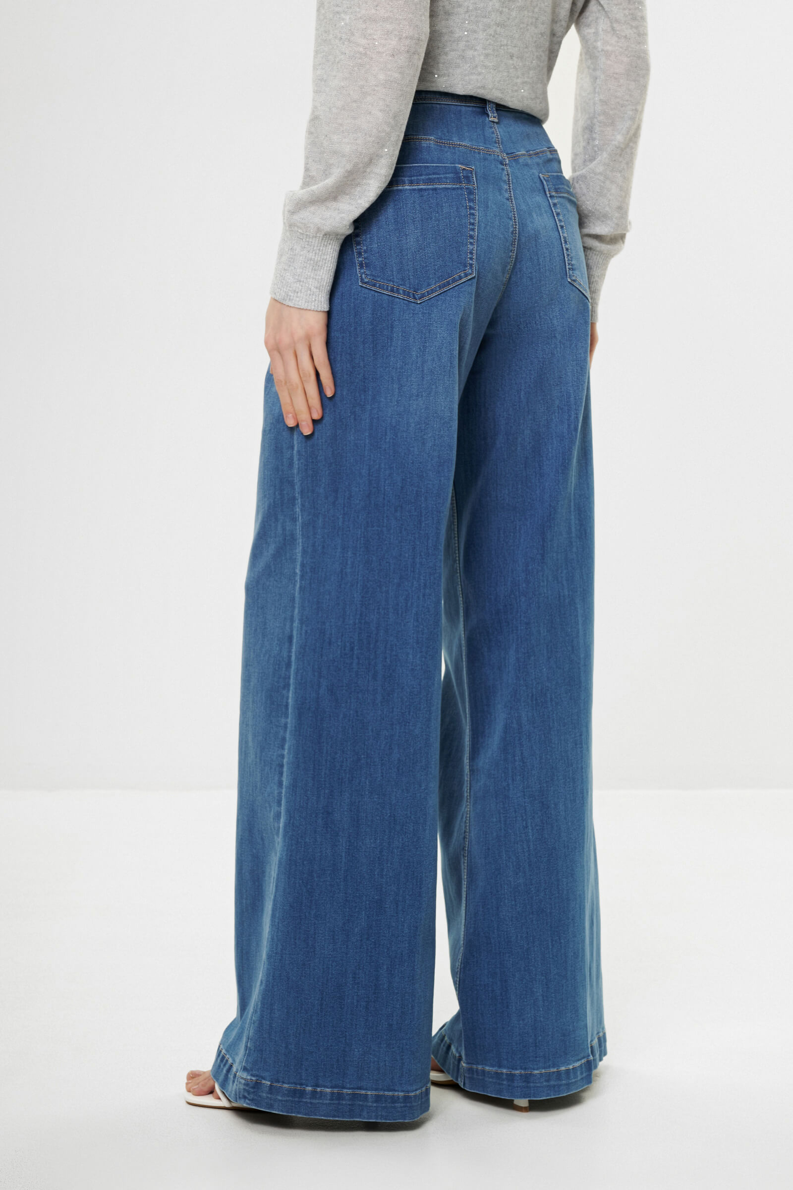 Расклешенные джинсы с высокой посадкой Бренд Diana Gallesi