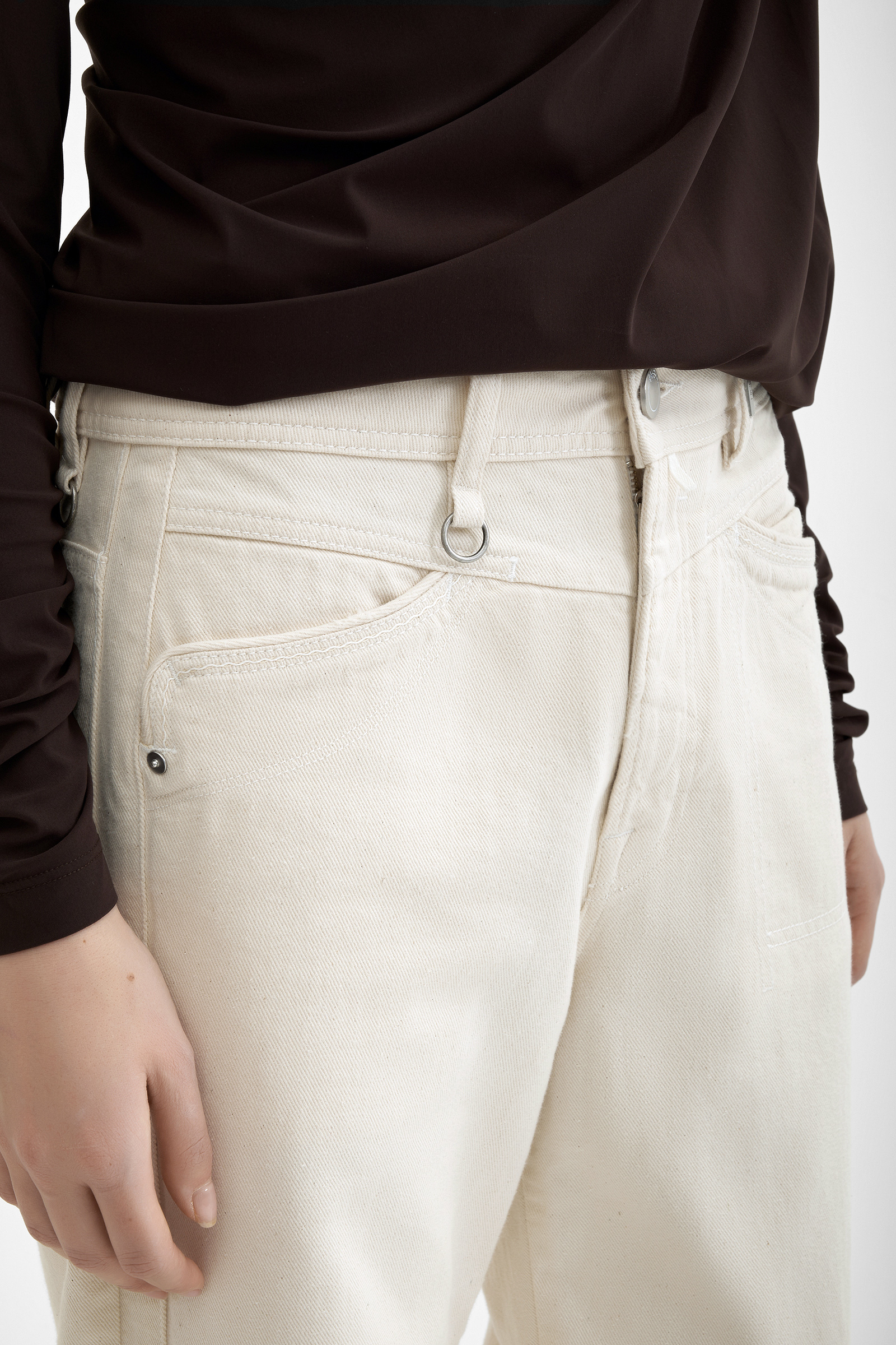 Прямые джинсы на средней посадке Бренд High