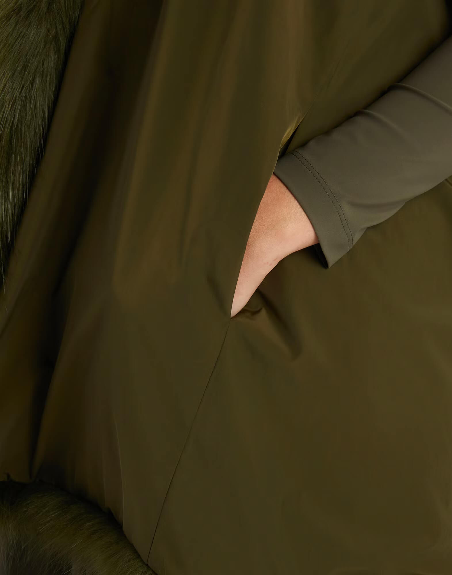 Жилет двухсторонний из искусственного меха Бренд High