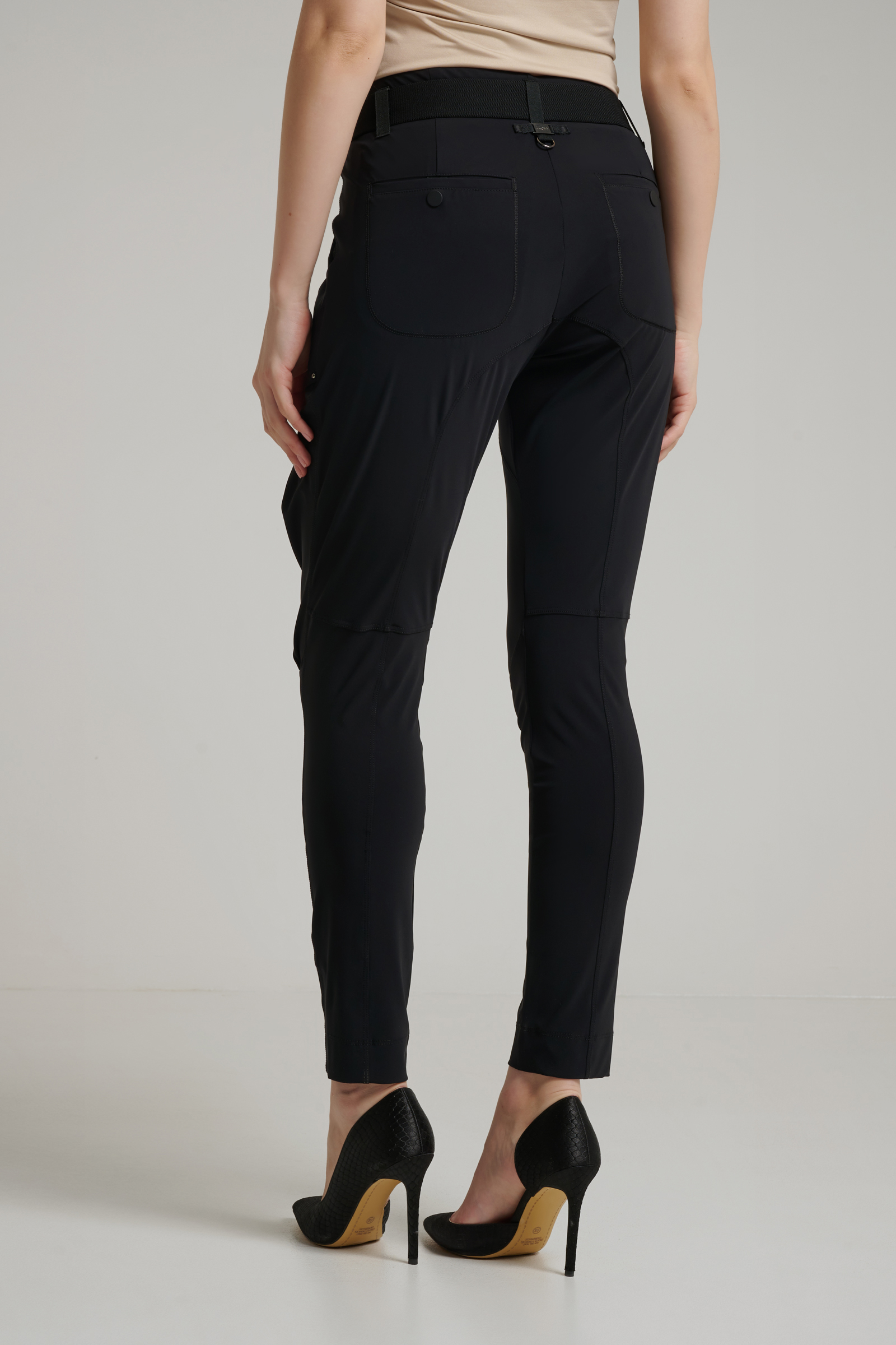 Зауженные брюки с карманами Бренд High