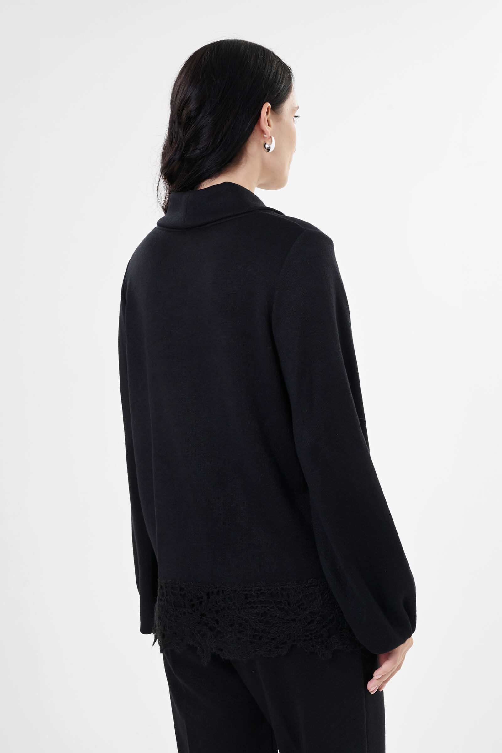 Джемпер из поливискозы с кружевом Бренд Milva Mi