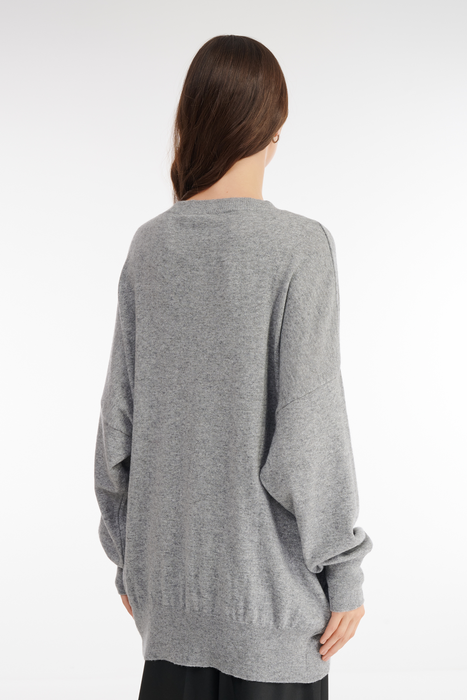 Удлиненный джемпер с цветочной аппликацией Бренд Daniela Drei