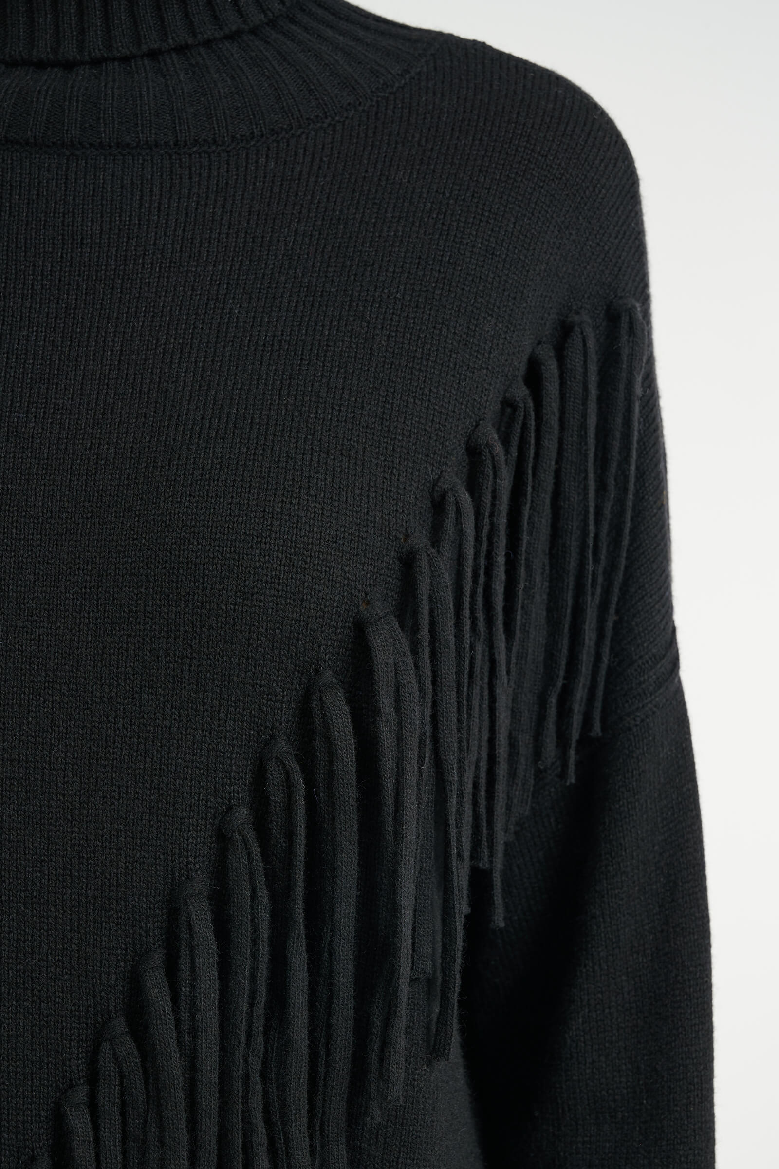 Свитер с бахромой Бренд Rocco Ragni