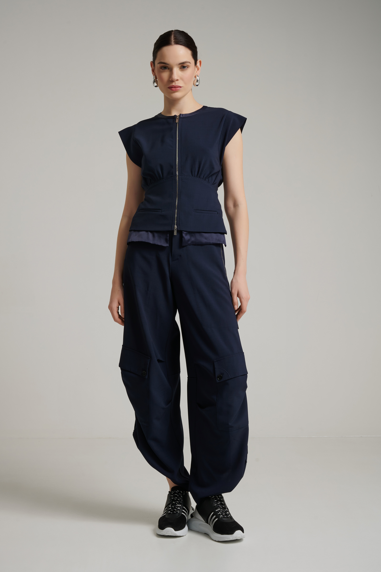 Жилет на молнии Бренд High