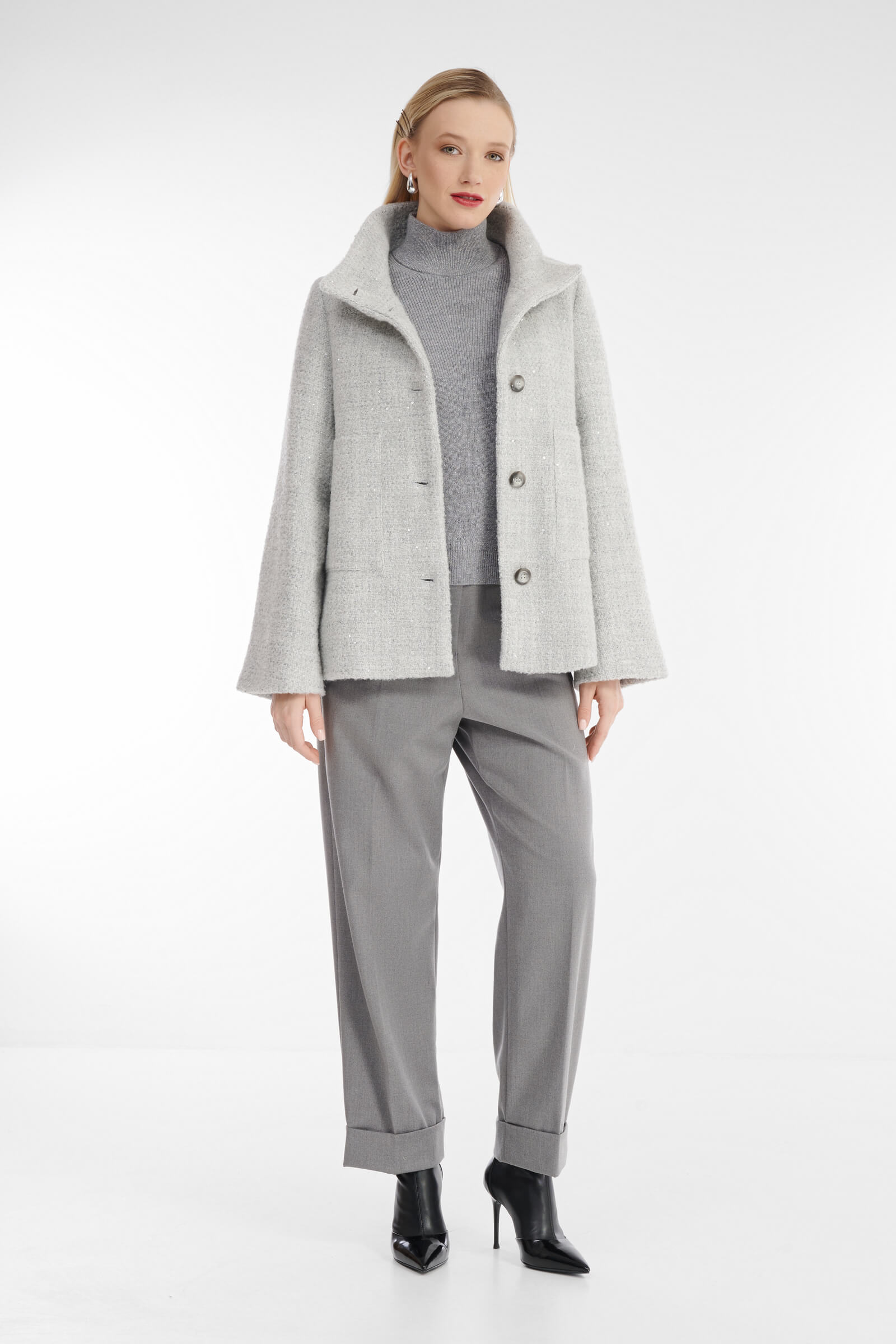 Короткое шерстяное пальто на пуговицах Бренд Diana Gallesi