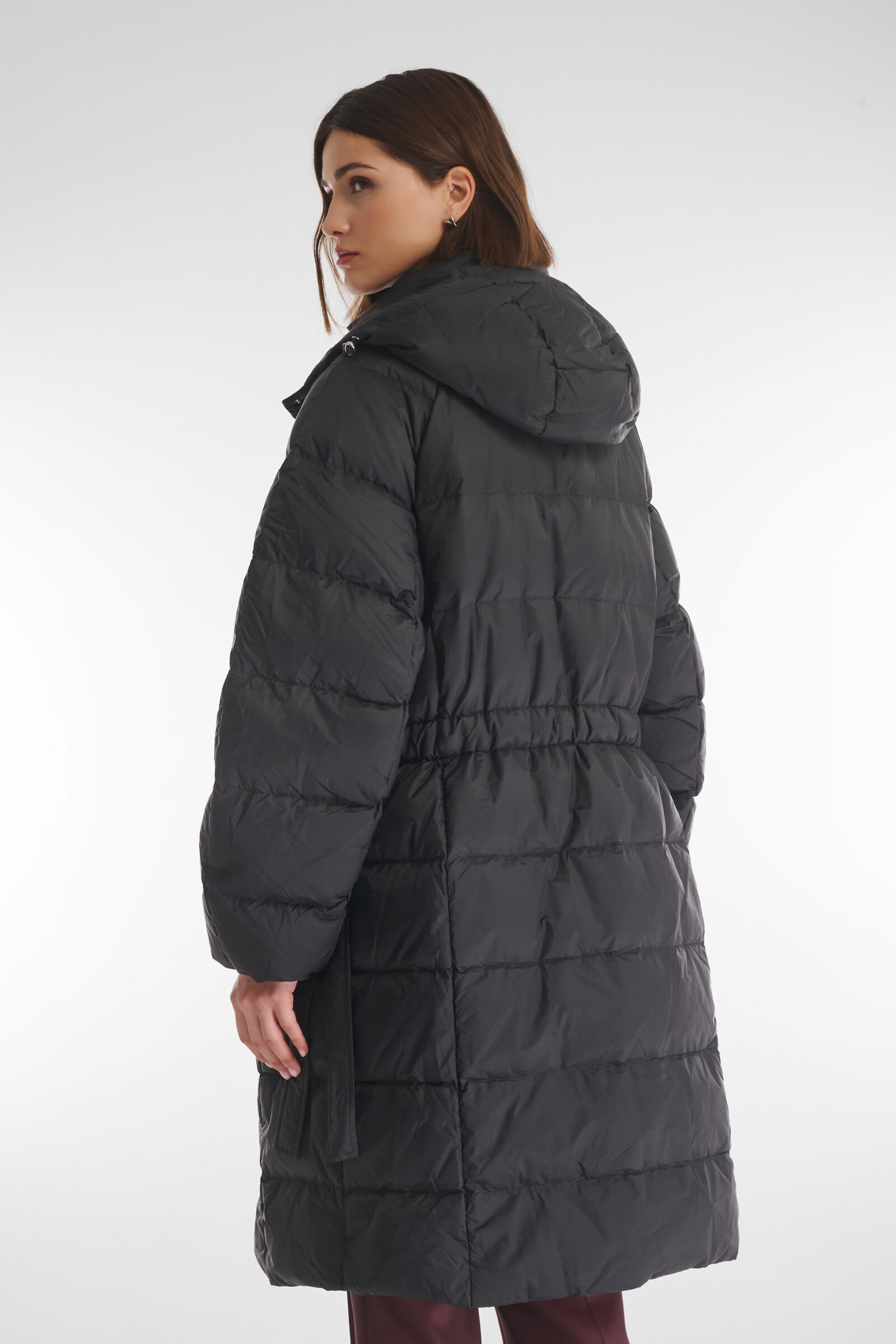 Стеганое пуховое пальто с кулиской на талии Бренд Caterina Leman