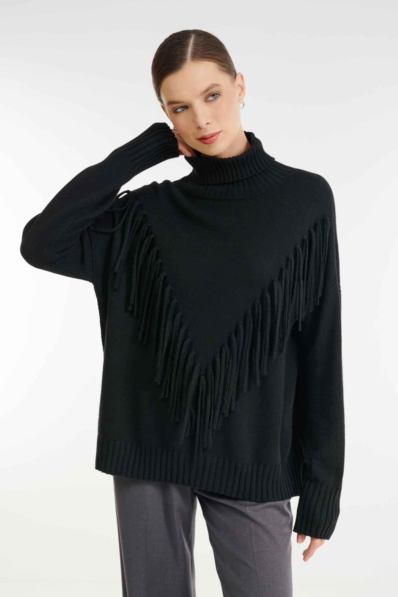 Свитер с бахромой Бренд Rocco Ragni