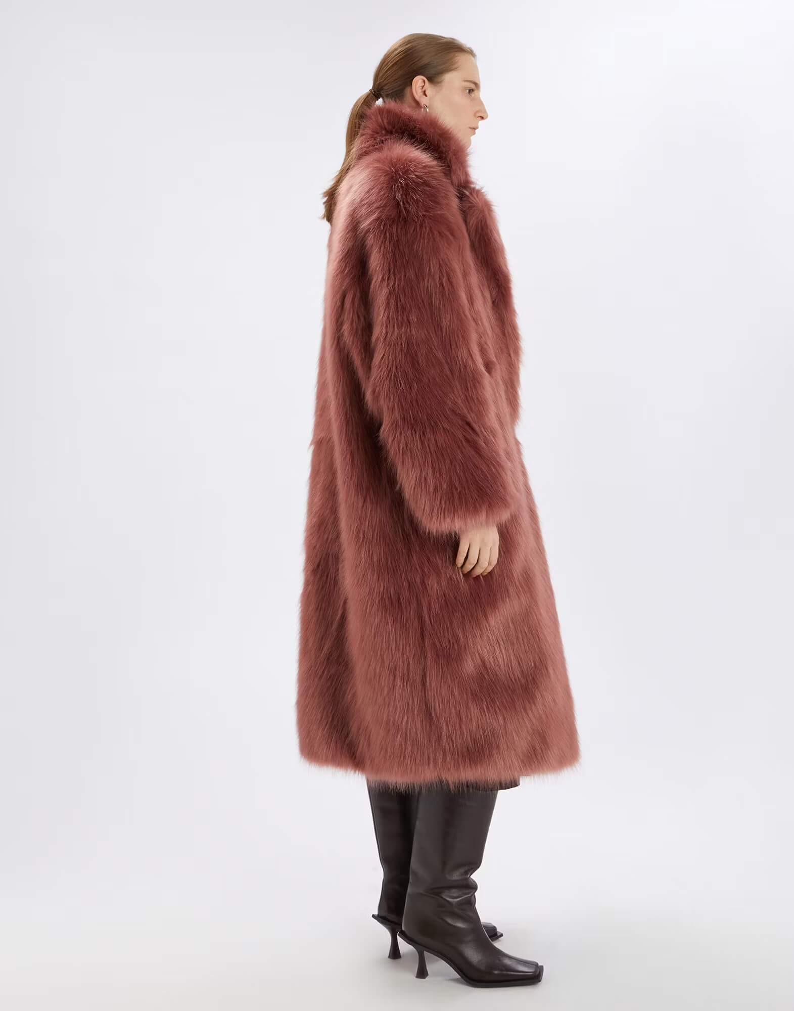 Пальто из искусственного меха Бренд High