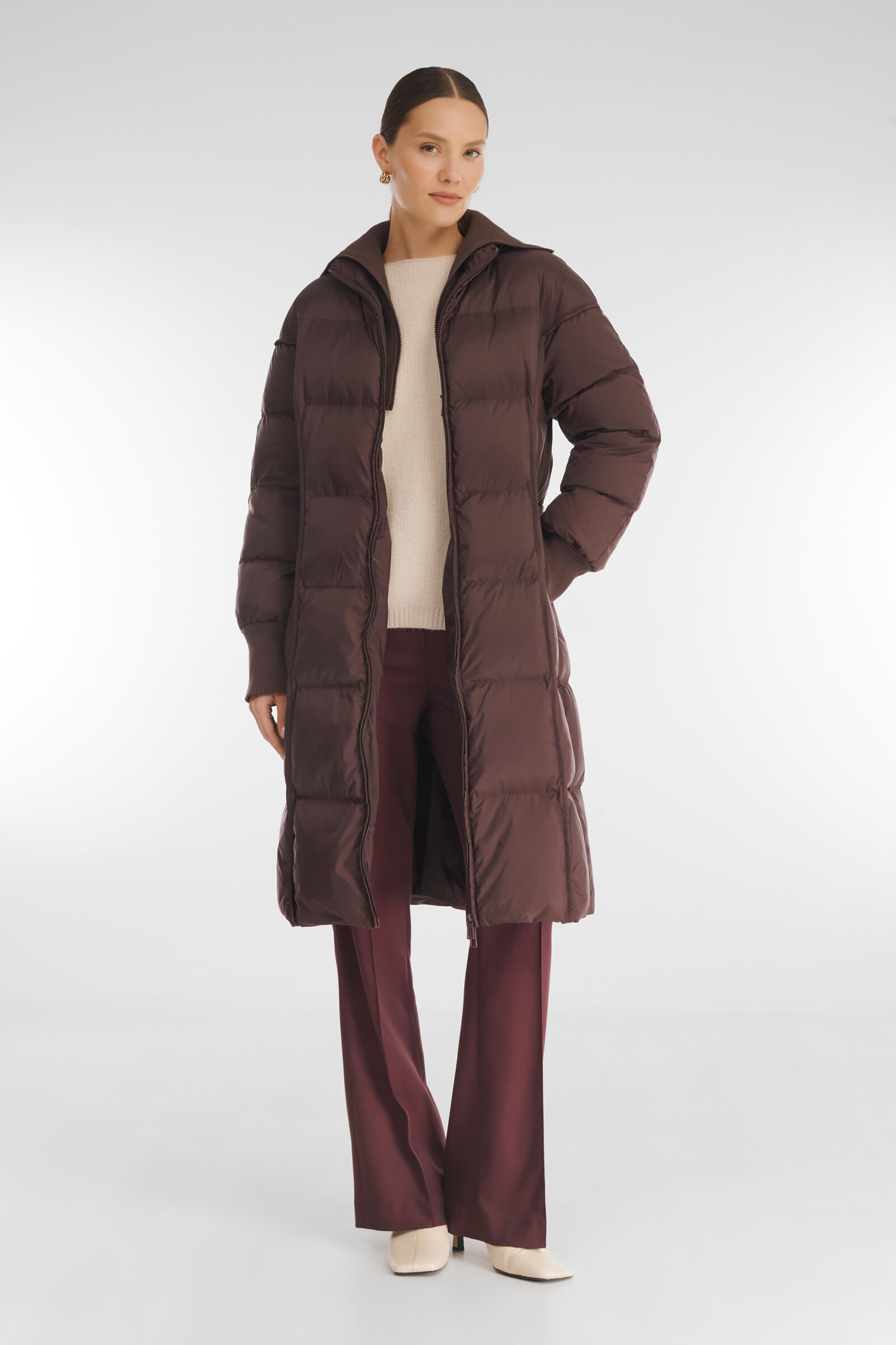 Пуховое пальто с манишкой в рубчик Бренд Caterina Leman