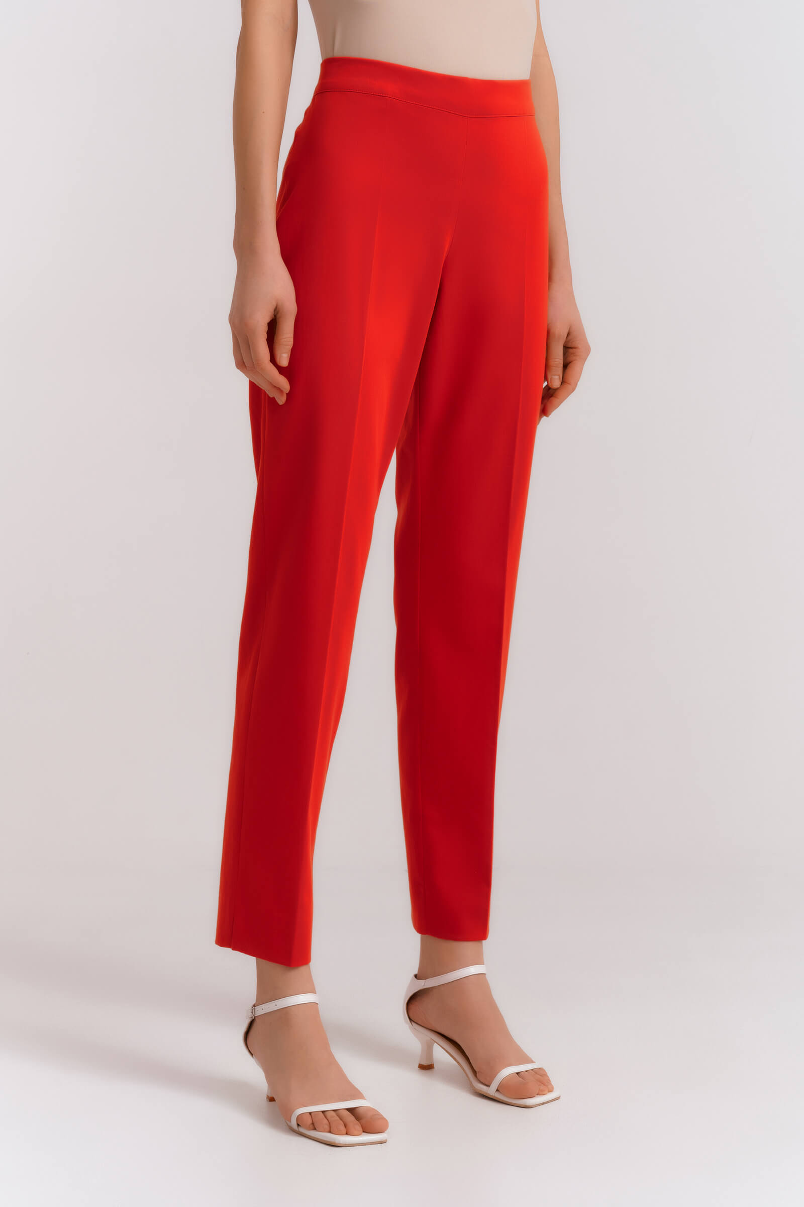 Зауженные брюки Бренд Diana Gallesi