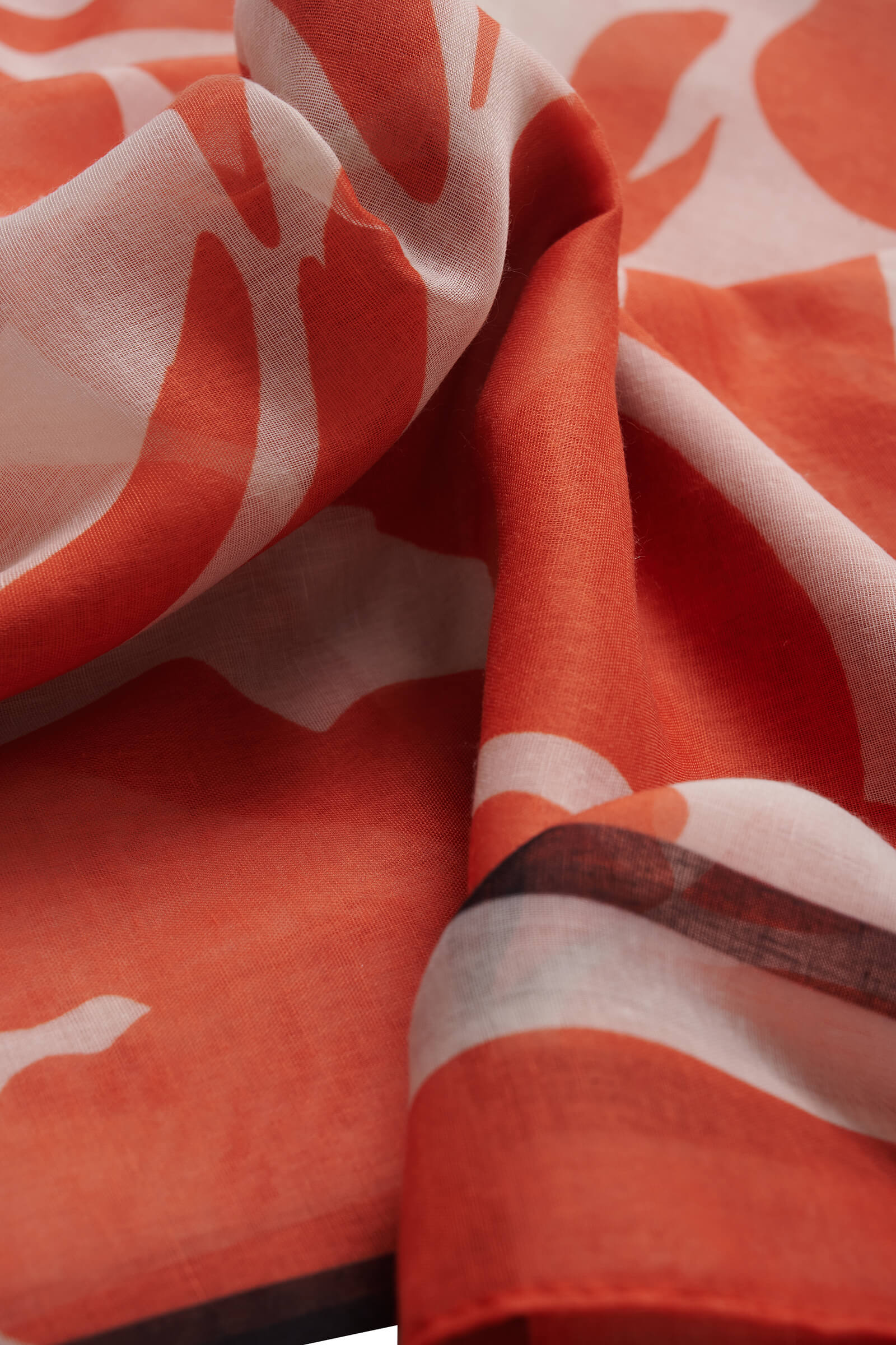 Палантин с цветочным принтом Бренд Diana Gallesi