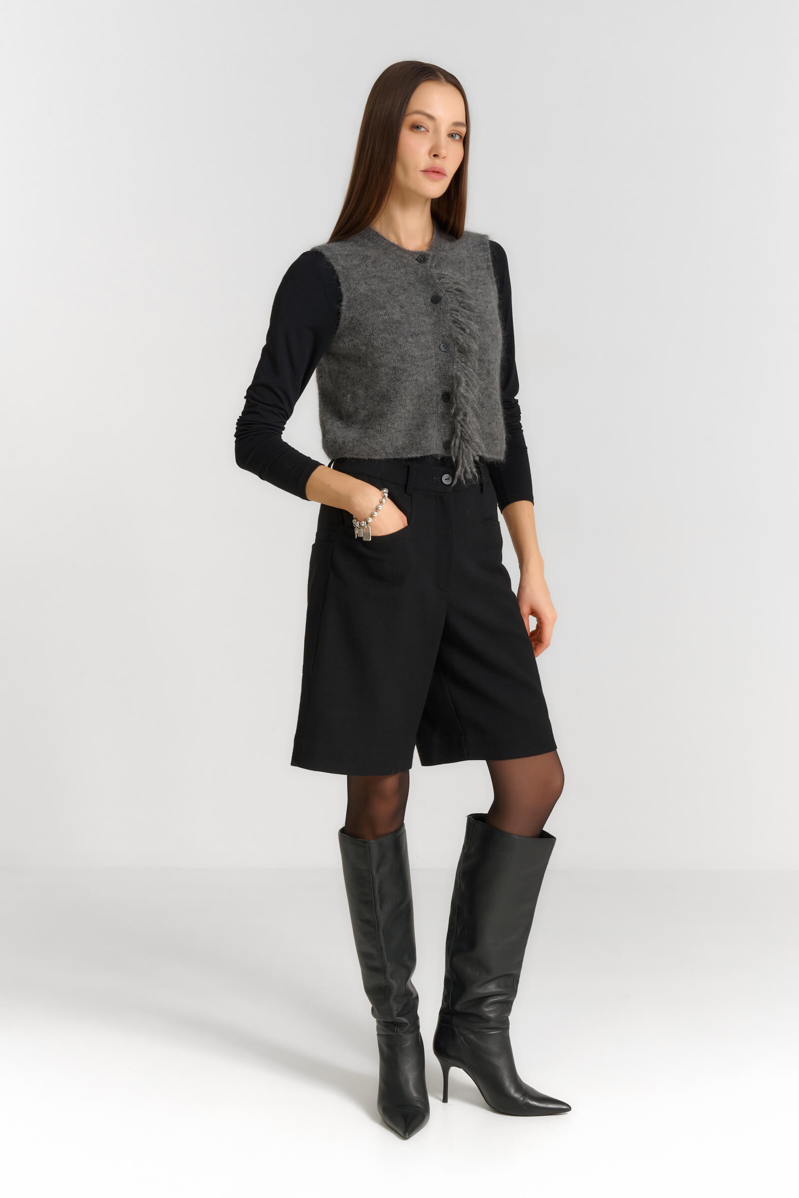 Жилет из шерсти и мохера Бренд Sarah Pacini